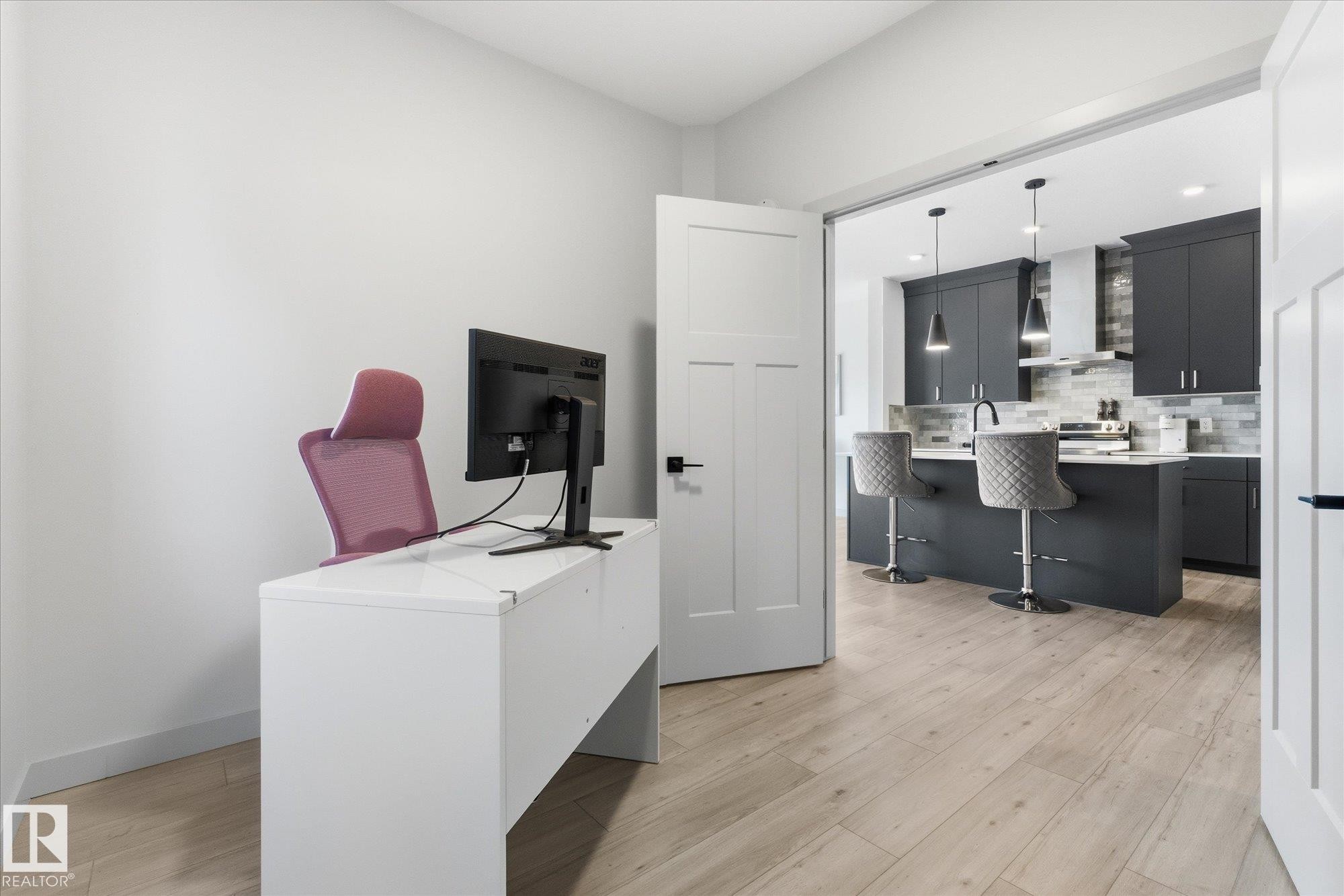 33 Sumac Close, Fort Saskatchewan, AB - Indoor Photo Showing Kitchen