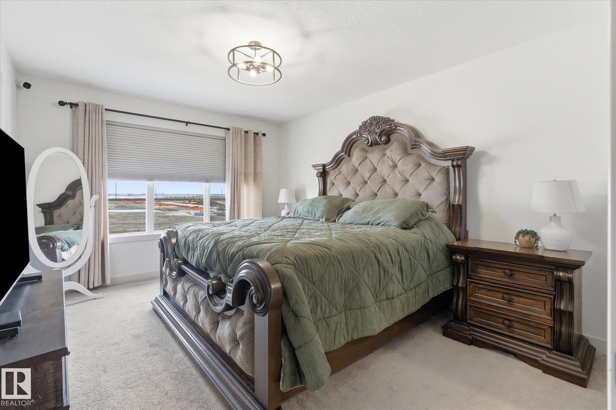 33 Sumac Close, Fort Saskatchewan, AB - Indoor Photo Showing Bedroom