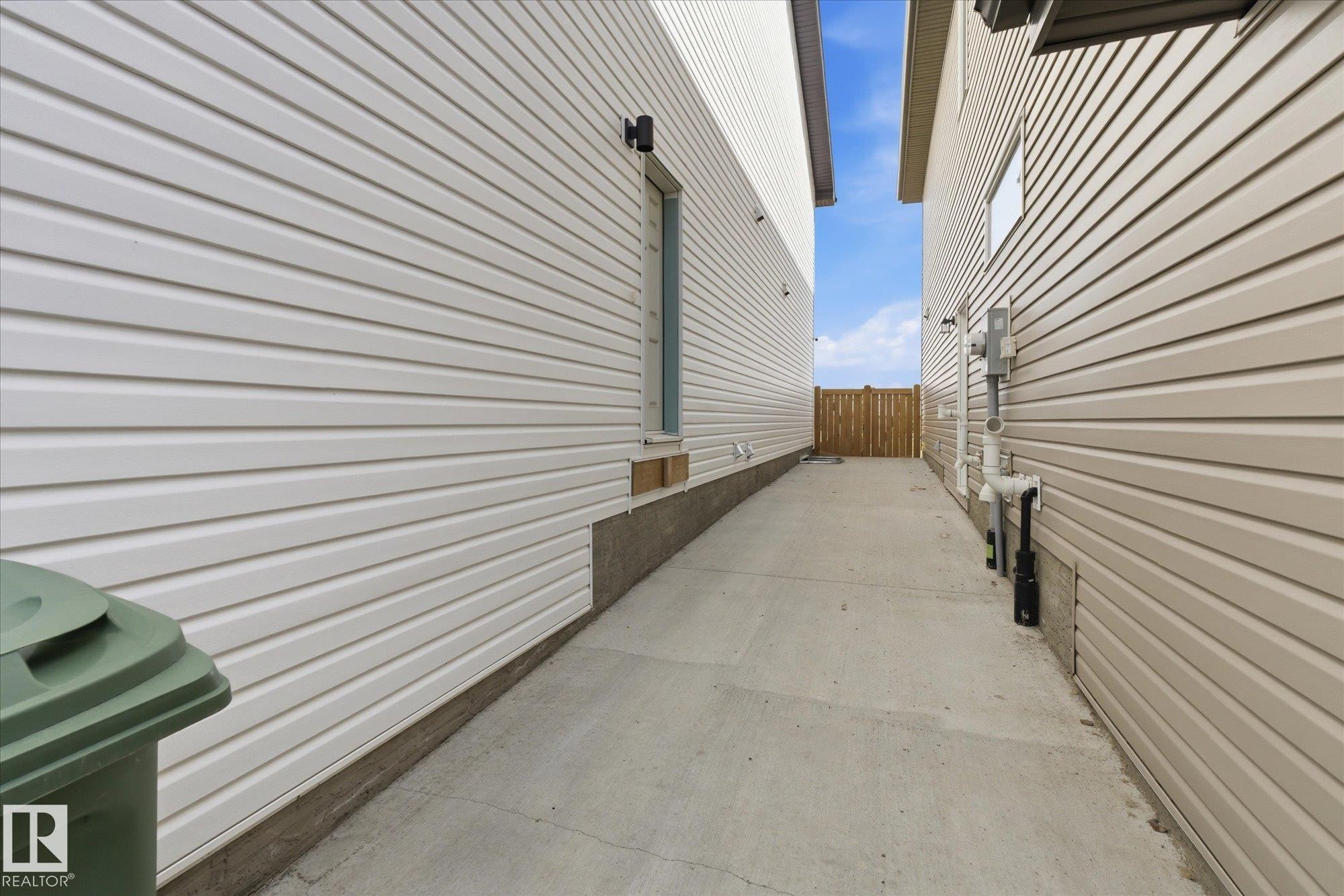 33 Sumac Close, Fort Saskatchewan, AB - Outdoor With Exterior