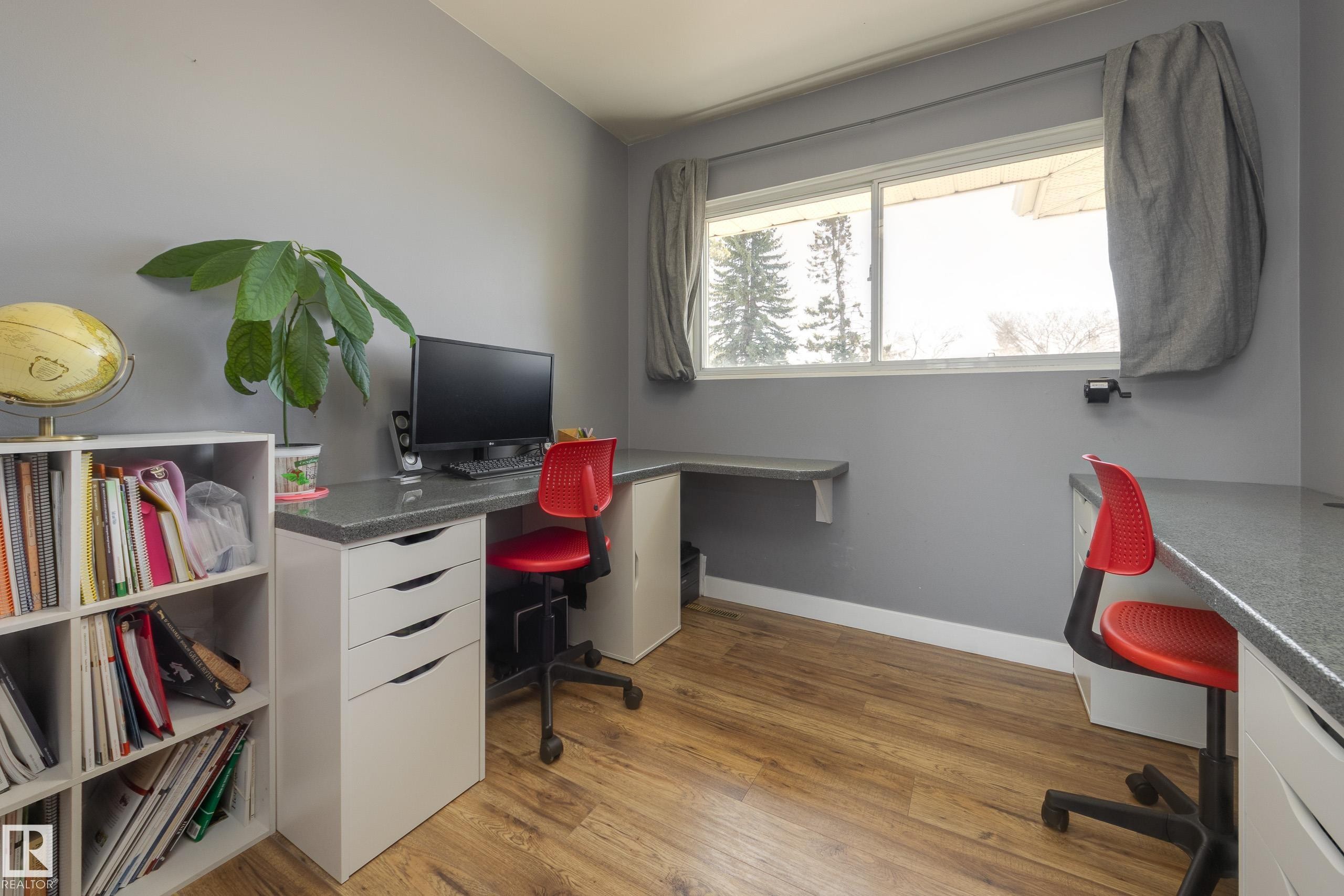15972 110B Avenue, Edmonton, AB - Indoor Photo Showing Office