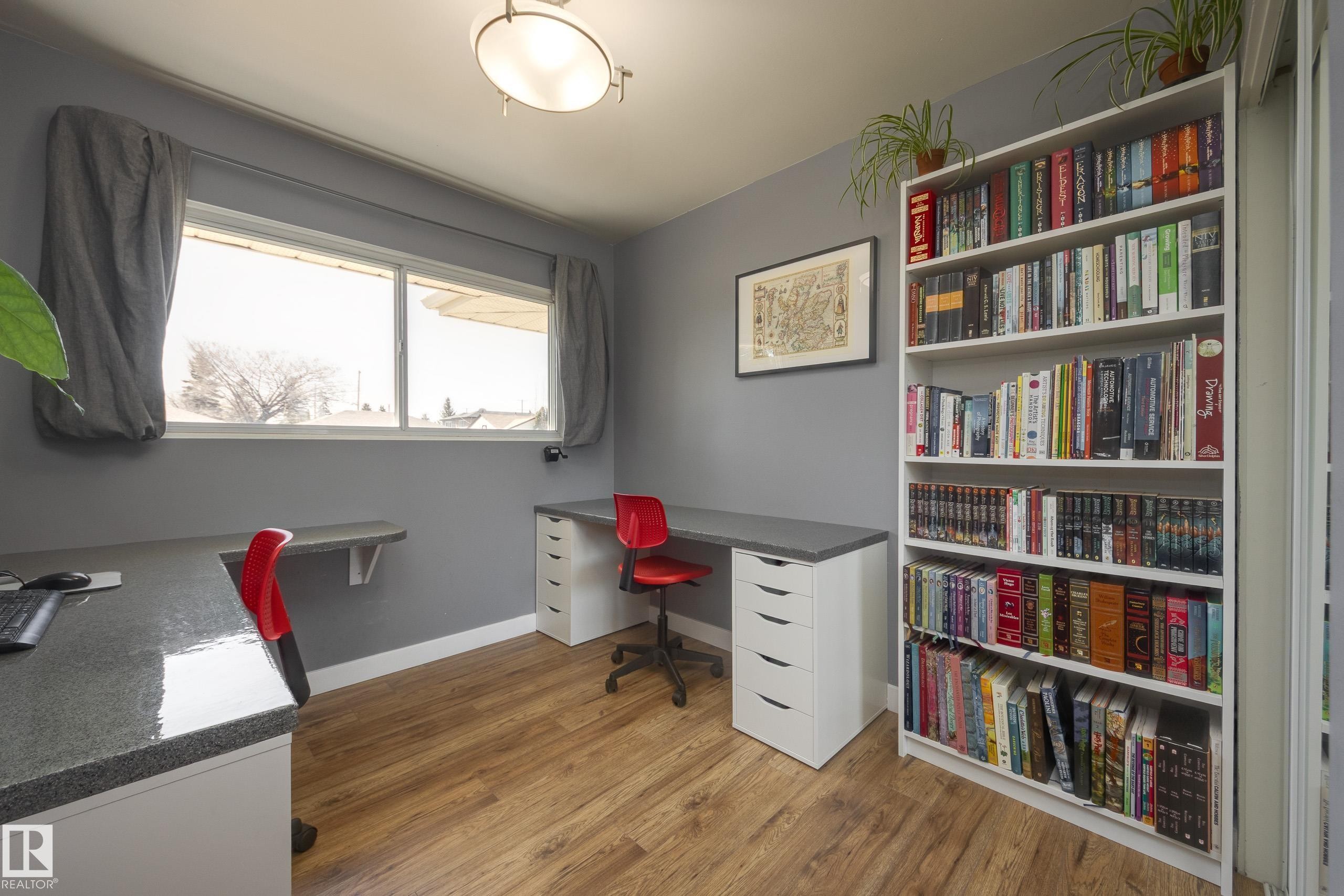 15972 110B Avenue, Edmonton, AB - Indoor Photo Showing Office