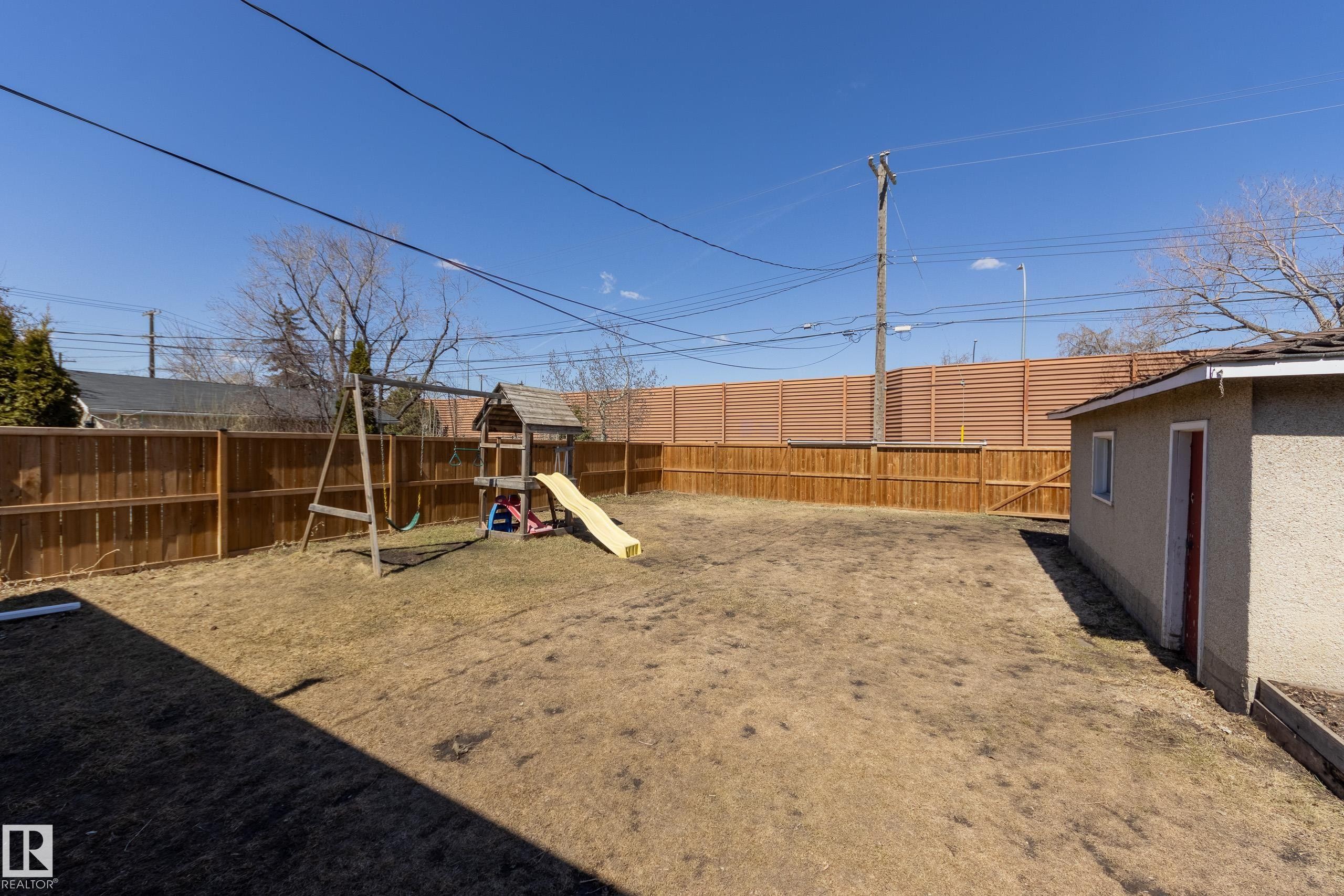 15972 110B Avenue, Edmonton, AB - Outdoor