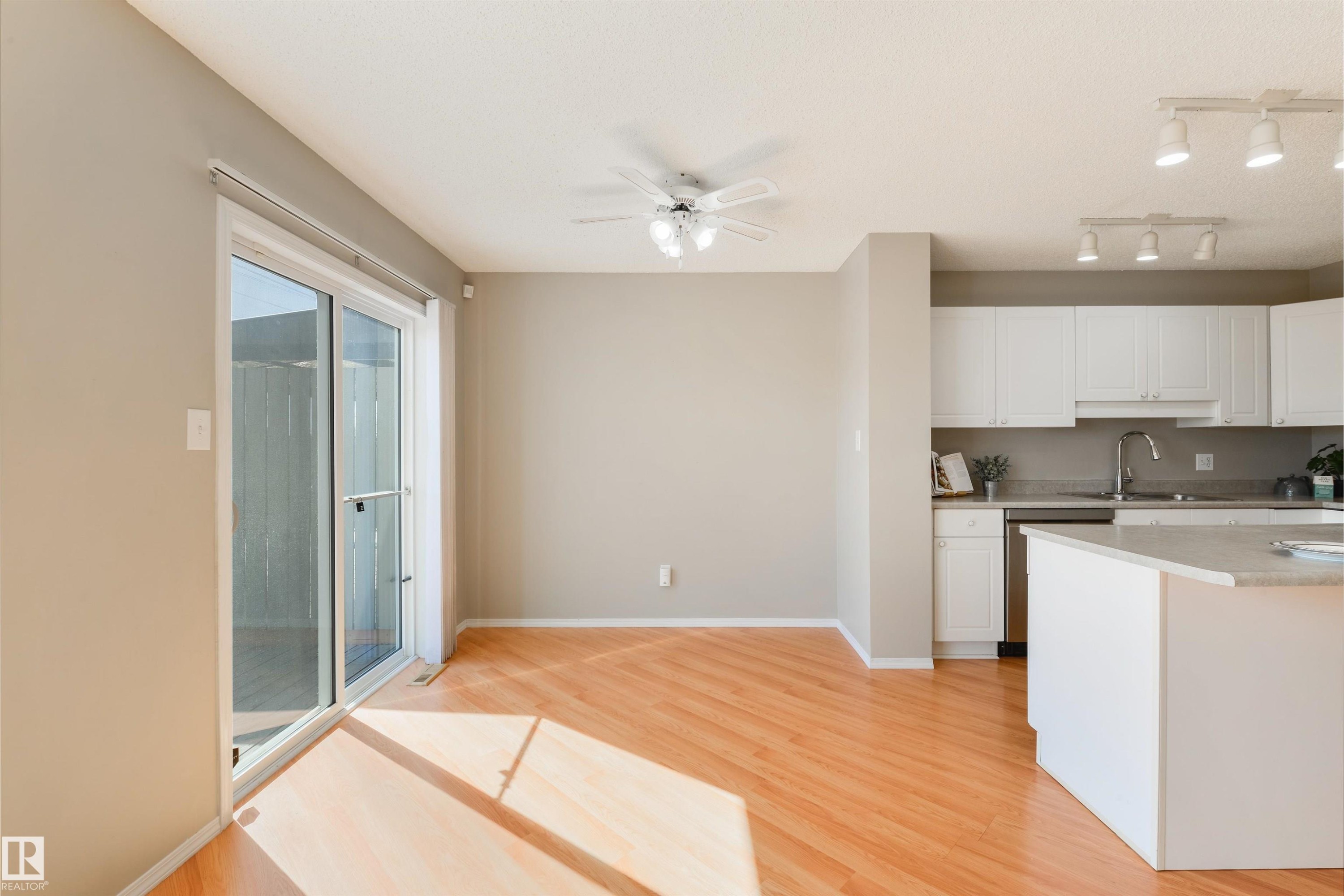 2923 30 Street, Edmonton, AB - Indoor Photo Showing Kitchen