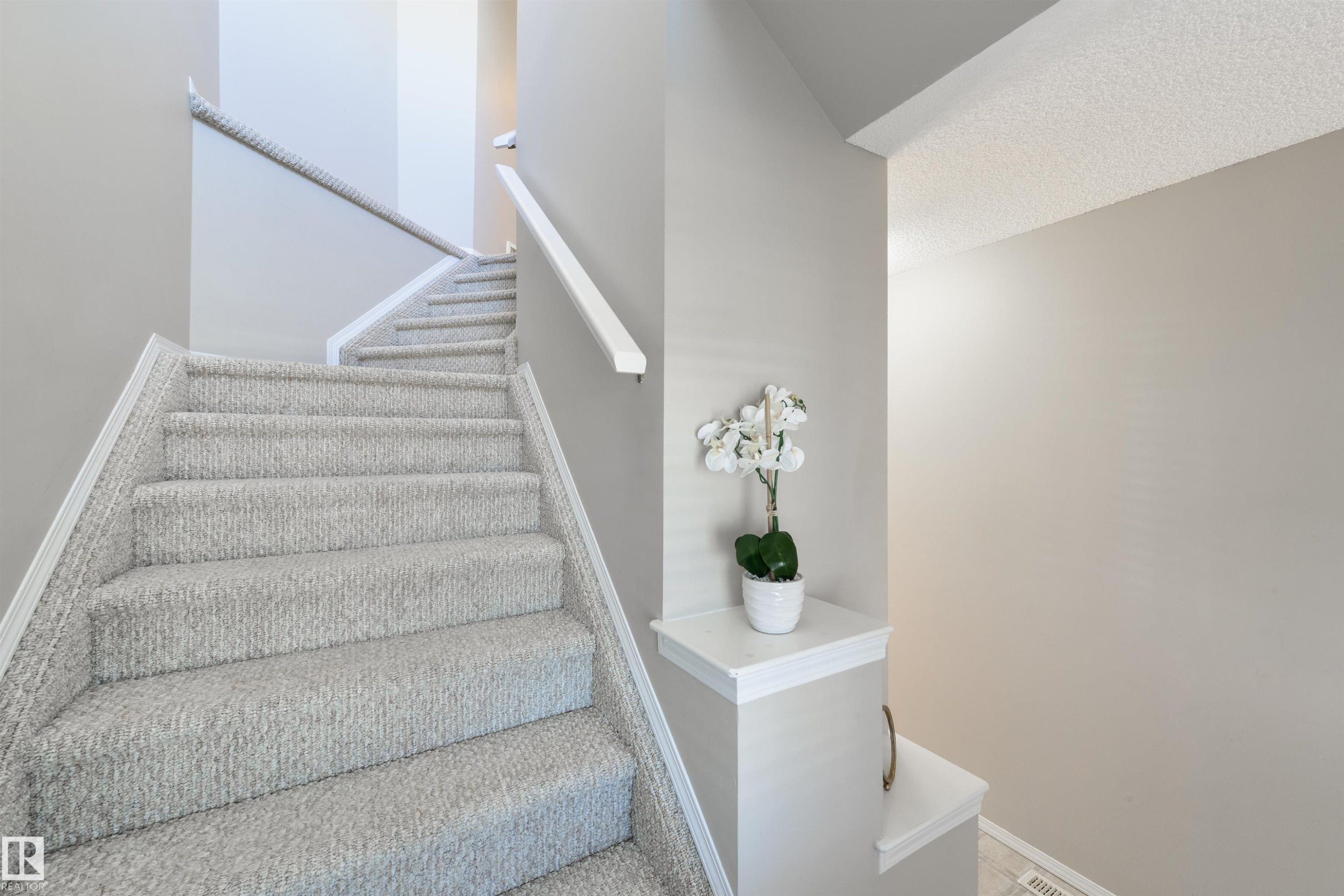2923 30 Street, Edmonton, AB - Indoor Photo Showing Other Room