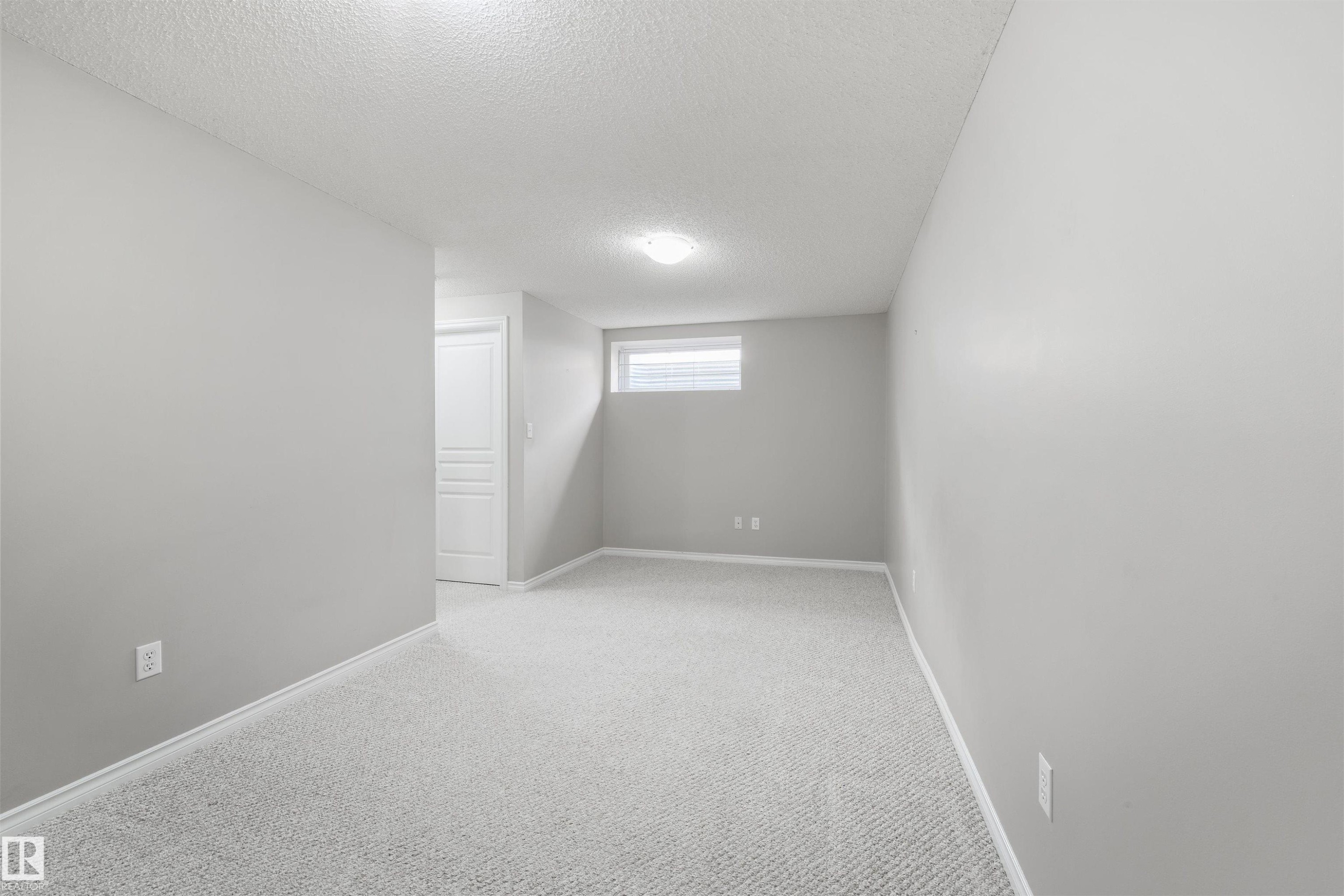 2923 30 Street, Edmonton, AB - Indoor