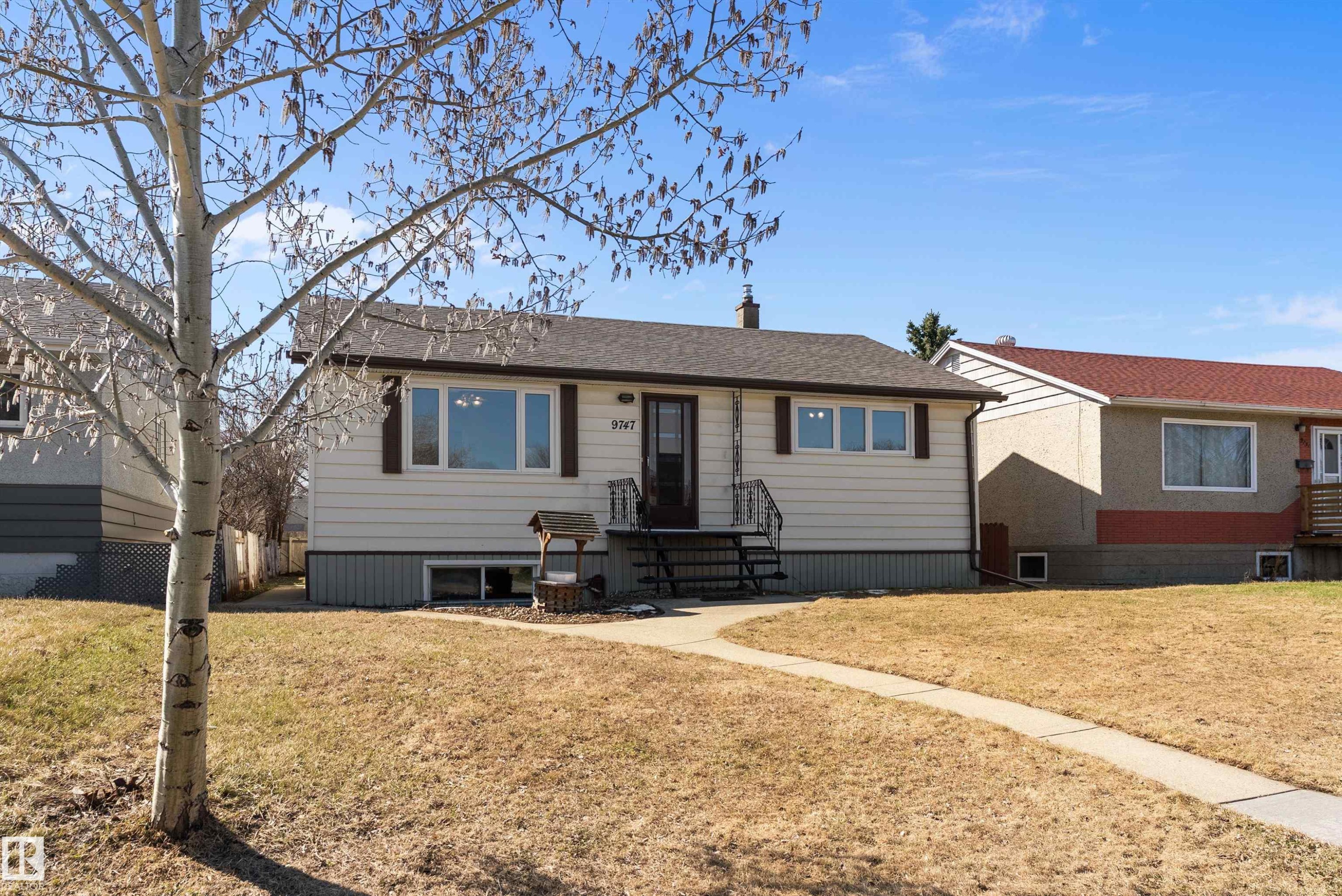 9747 66 Avenue, Edmonton, AB - Outdoor