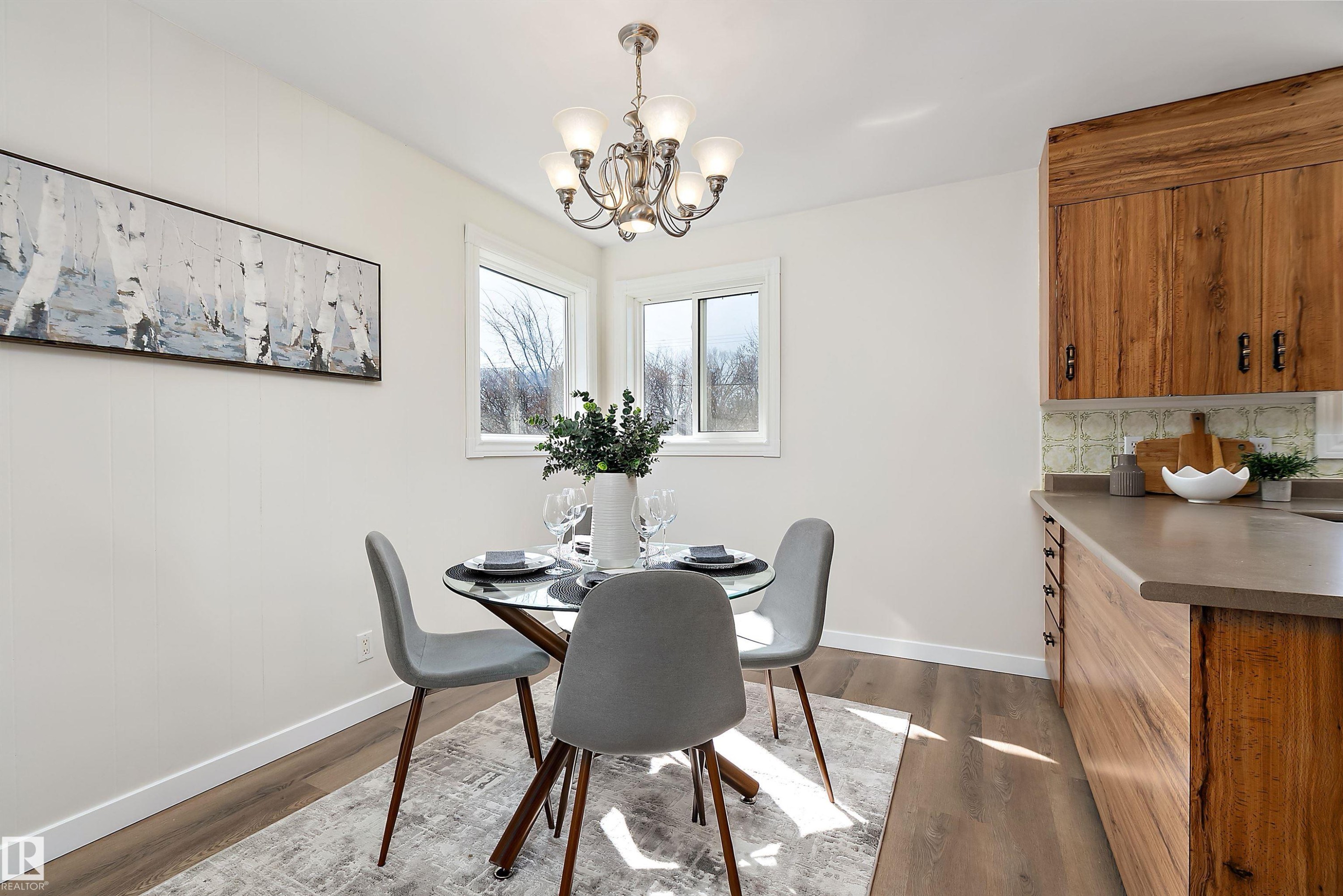 9747 66 Avenue, Edmonton, AB - Indoor Photo Showing Dining Room