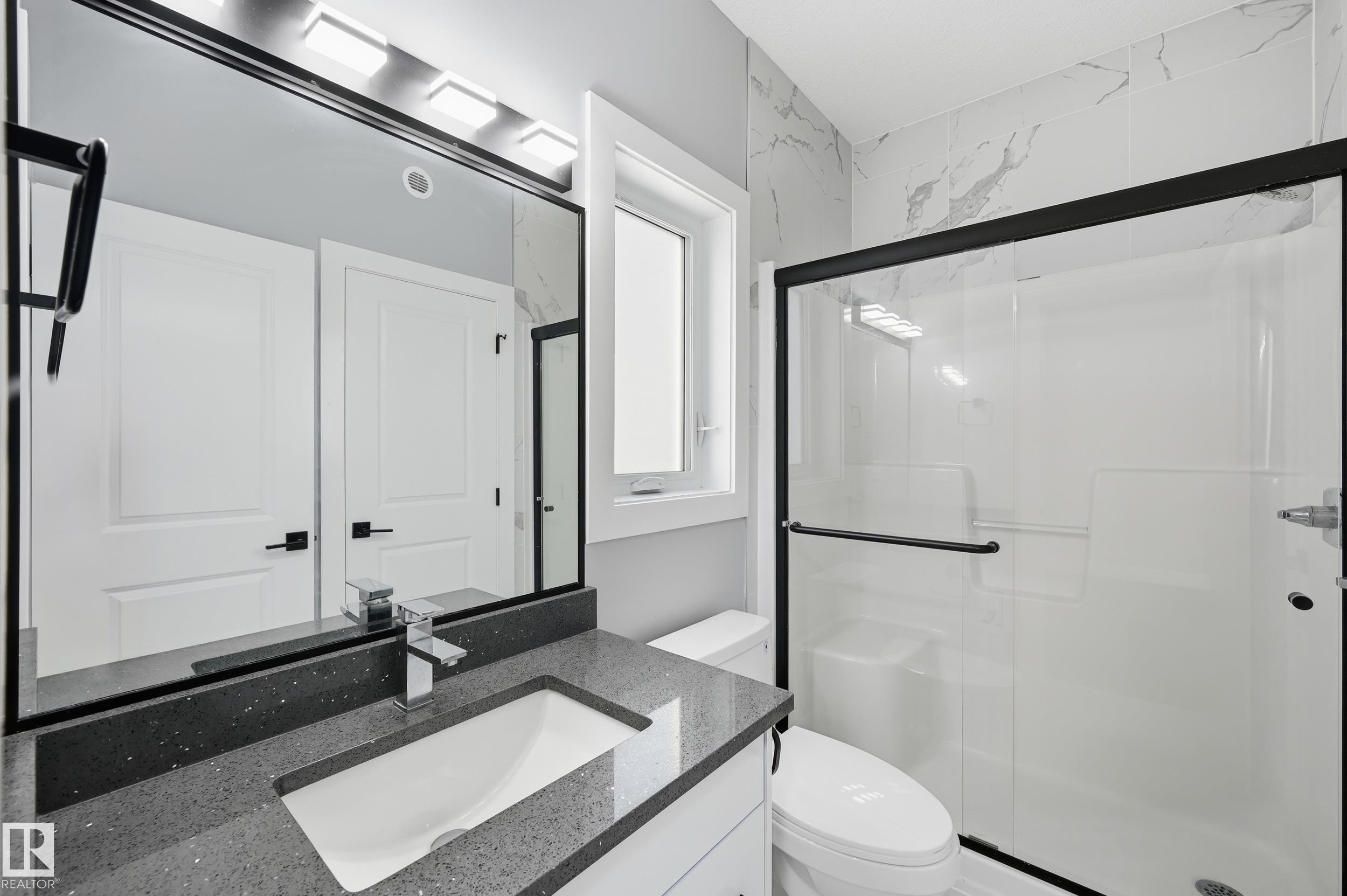 829 Morris Avenue, Leduc, AB - Indoor Photo Showing Bathroom
