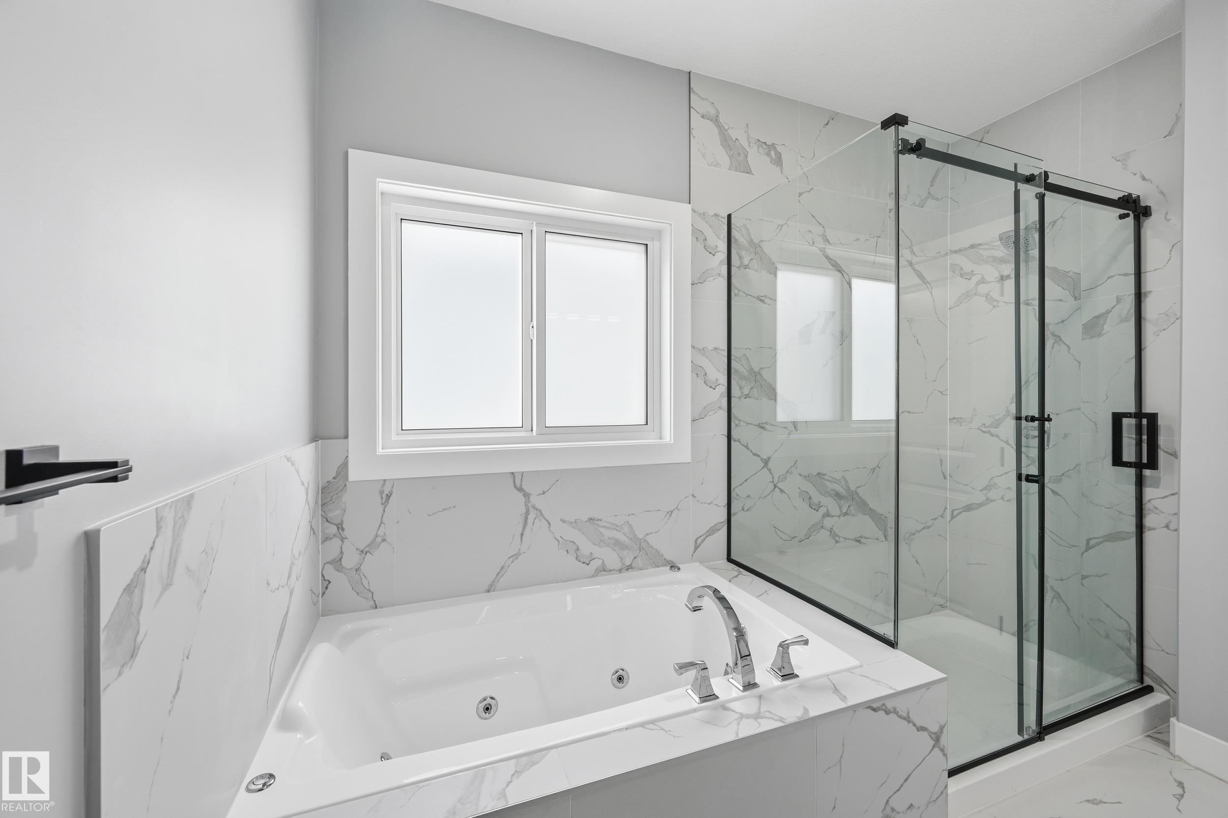 829 Morris Avenue, Leduc, AB - Indoor Photo Showing Bathroom