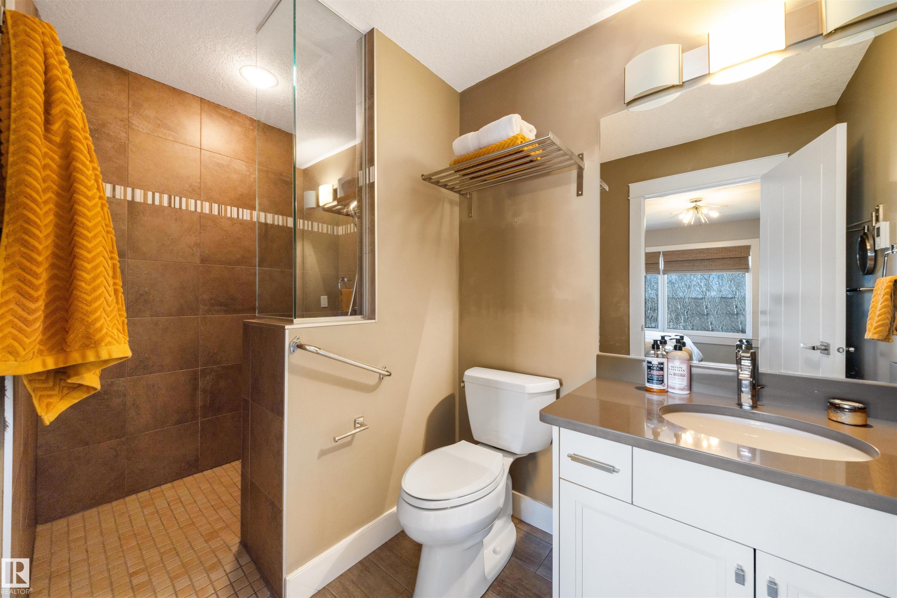 2464 Cameron Ravine Drive, Edmonton, AB - Indoor Photo Showing Bathroom