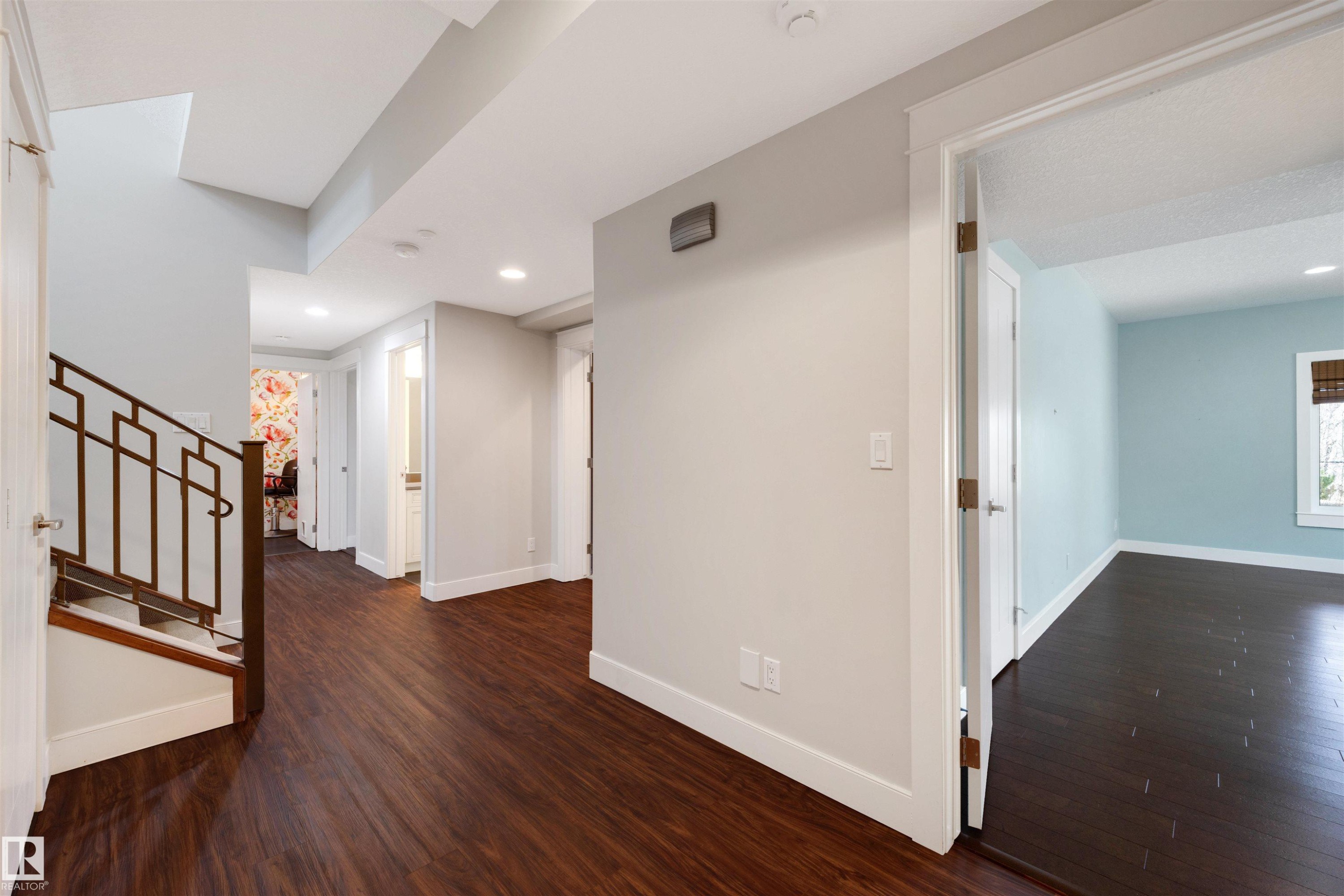 2464 Cameron Ravine Drive, Edmonton, AB - Indoor Photo Showing Other Room