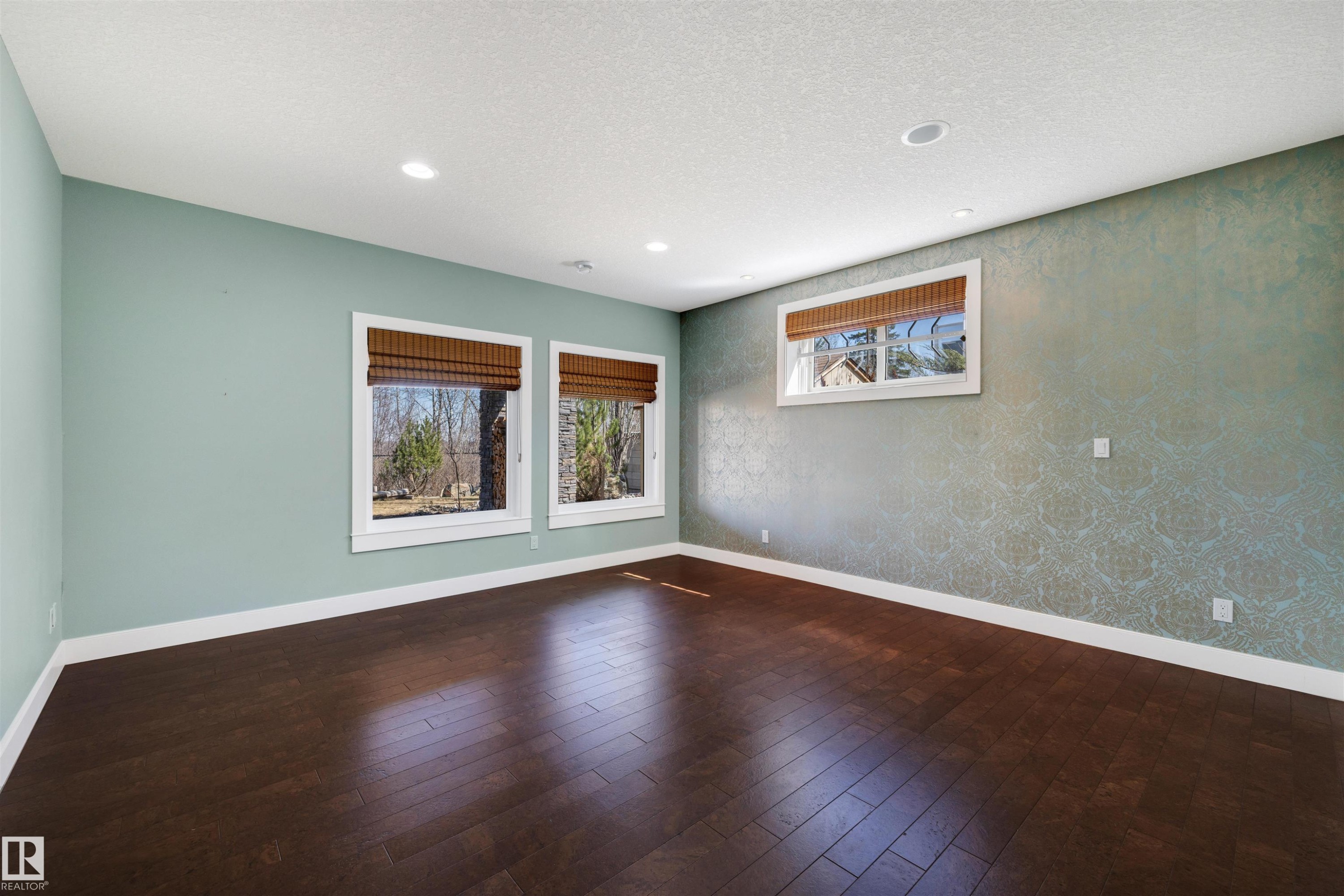2464 Cameron Ravine Drive, Edmonton, AB - Indoor Photo Showing Other Room