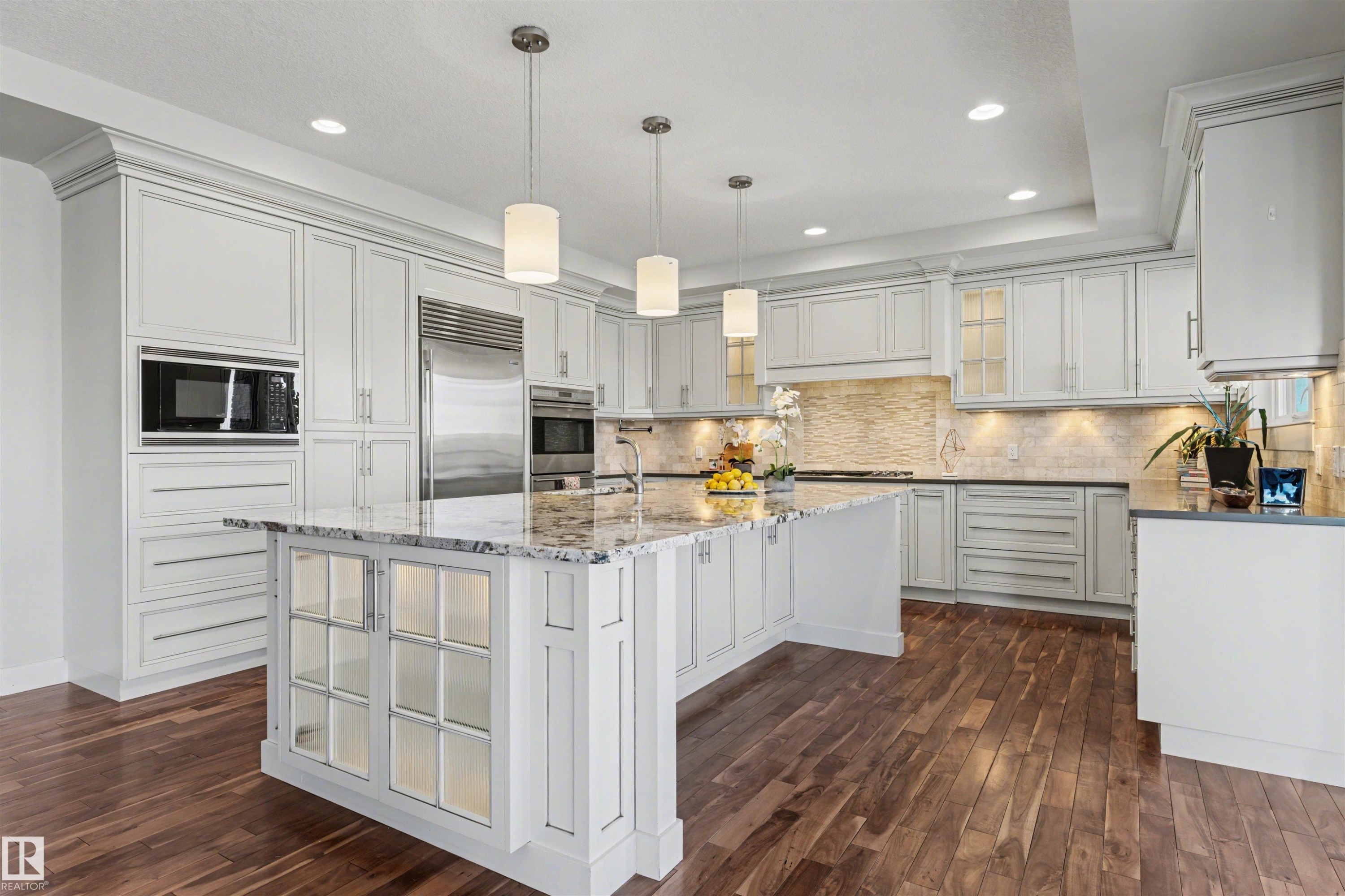 2464 Cameron Ravine Drive, Edmonton, AB - Indoor Photo Showing Kitchen With Upgraded Kitchen
