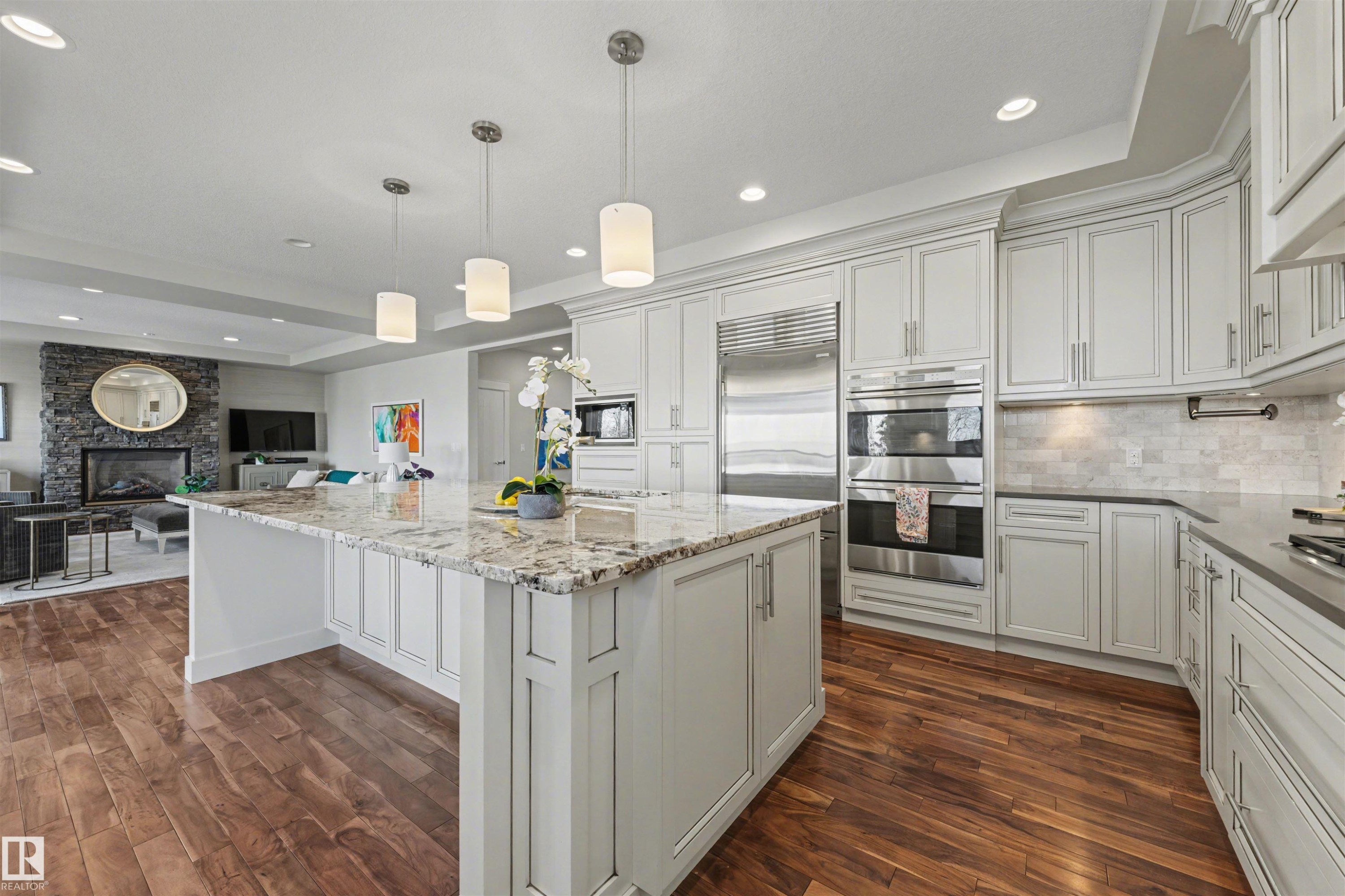 2464 Cameron Ravine Drive, Edmonton, AB - Indoor Photo Showing Kitchen With Upgraded Kitchen