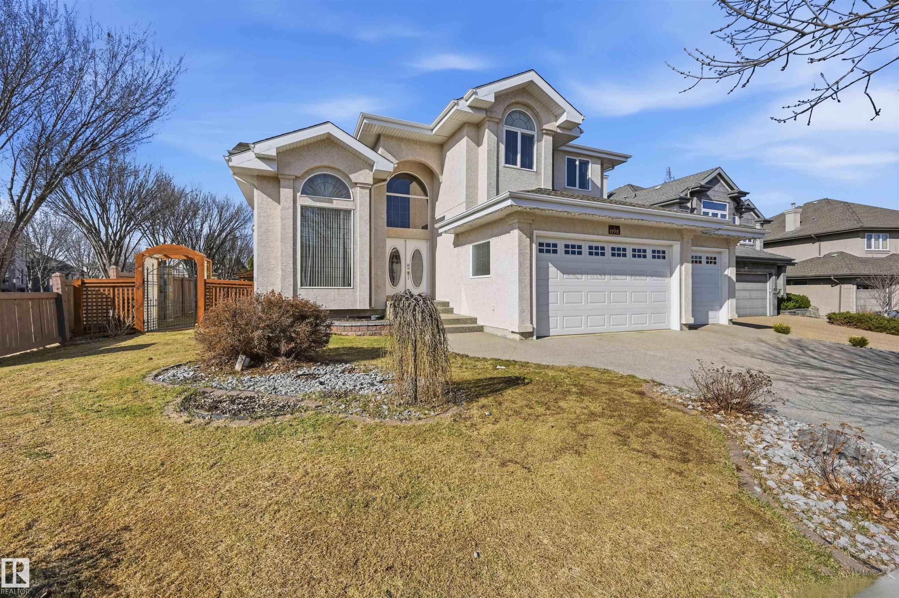 1198 Hollands Way, Edmonton, AB - Outdoor