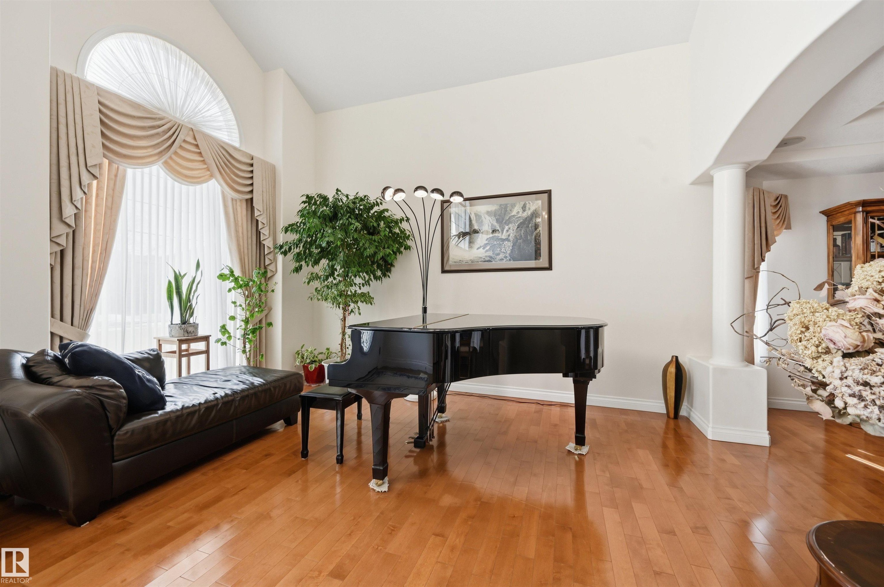 1198 Hollands Way, Edmonton, AB - Indoor
