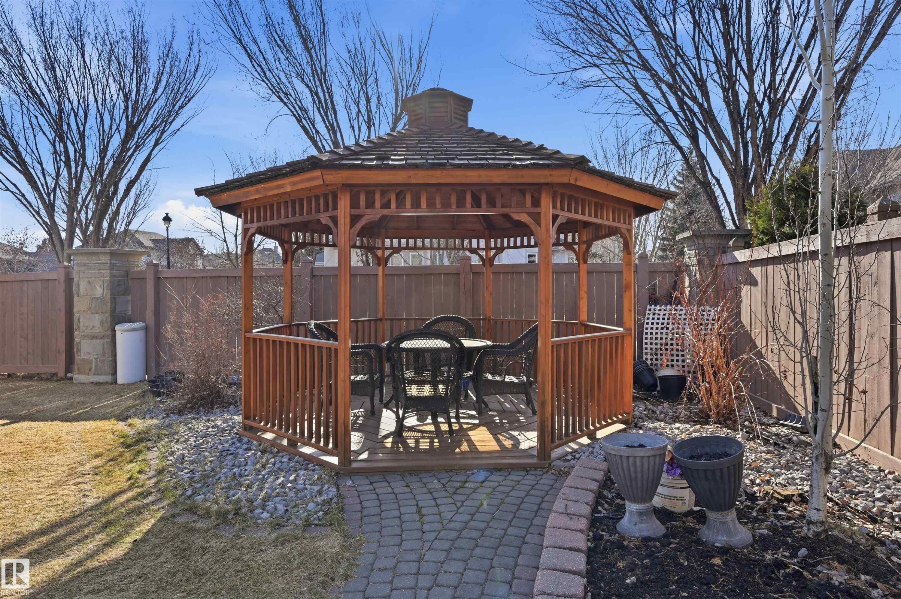 1198 Hollands Way, Edmonton, AB - Outdoor