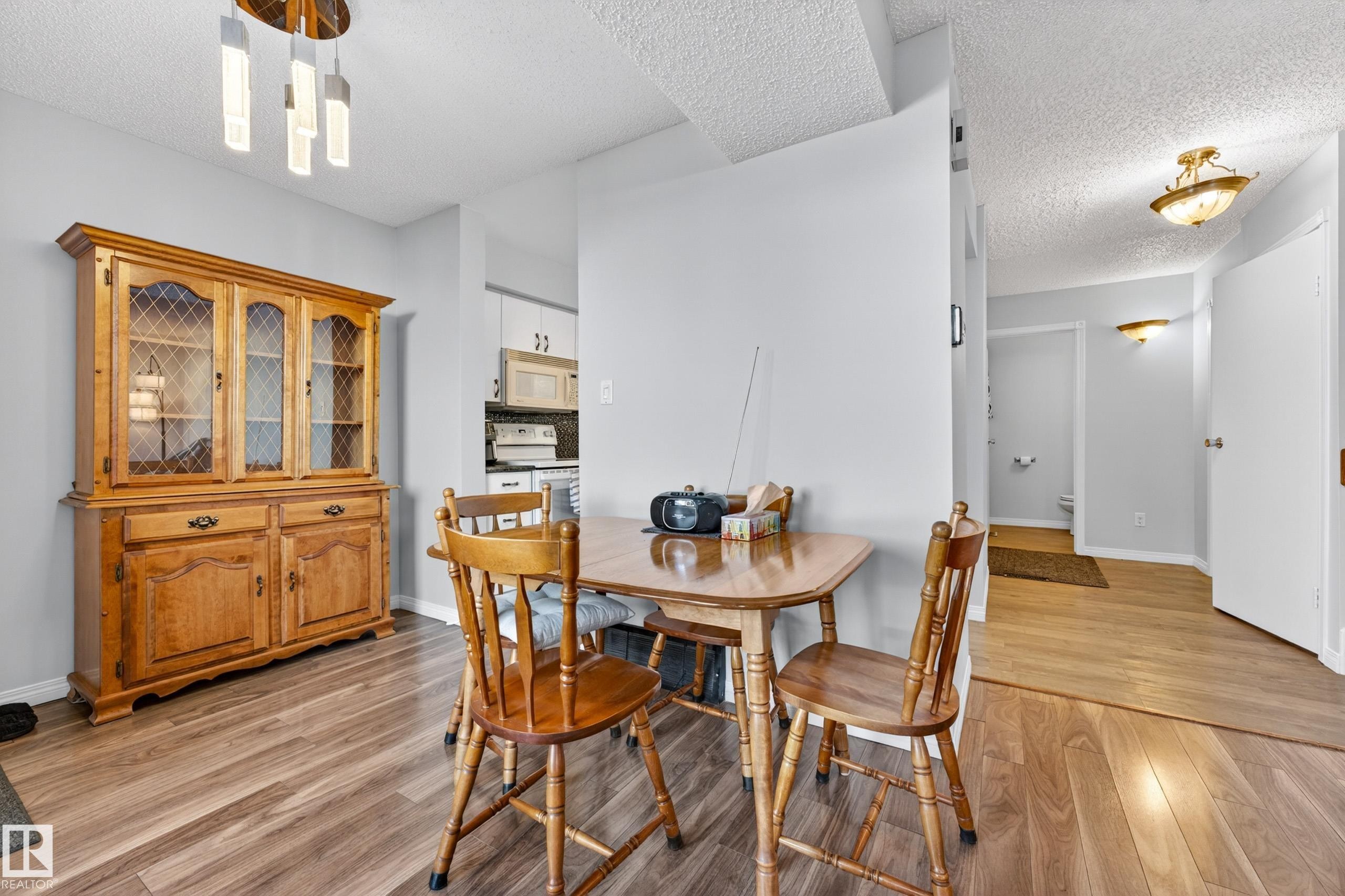 3584 42 Street, Edmonton, AB - Indoor Photo Showing Dining Room