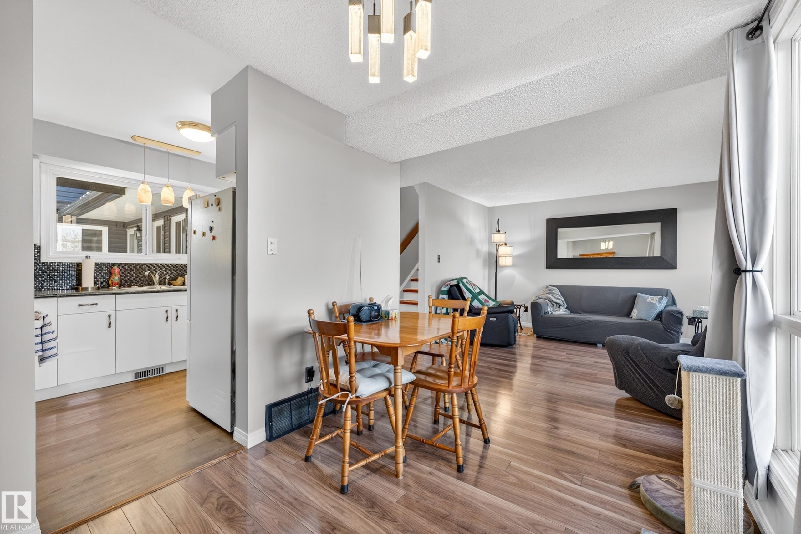 3584 42 Street, Edmonton, AB - Indoor