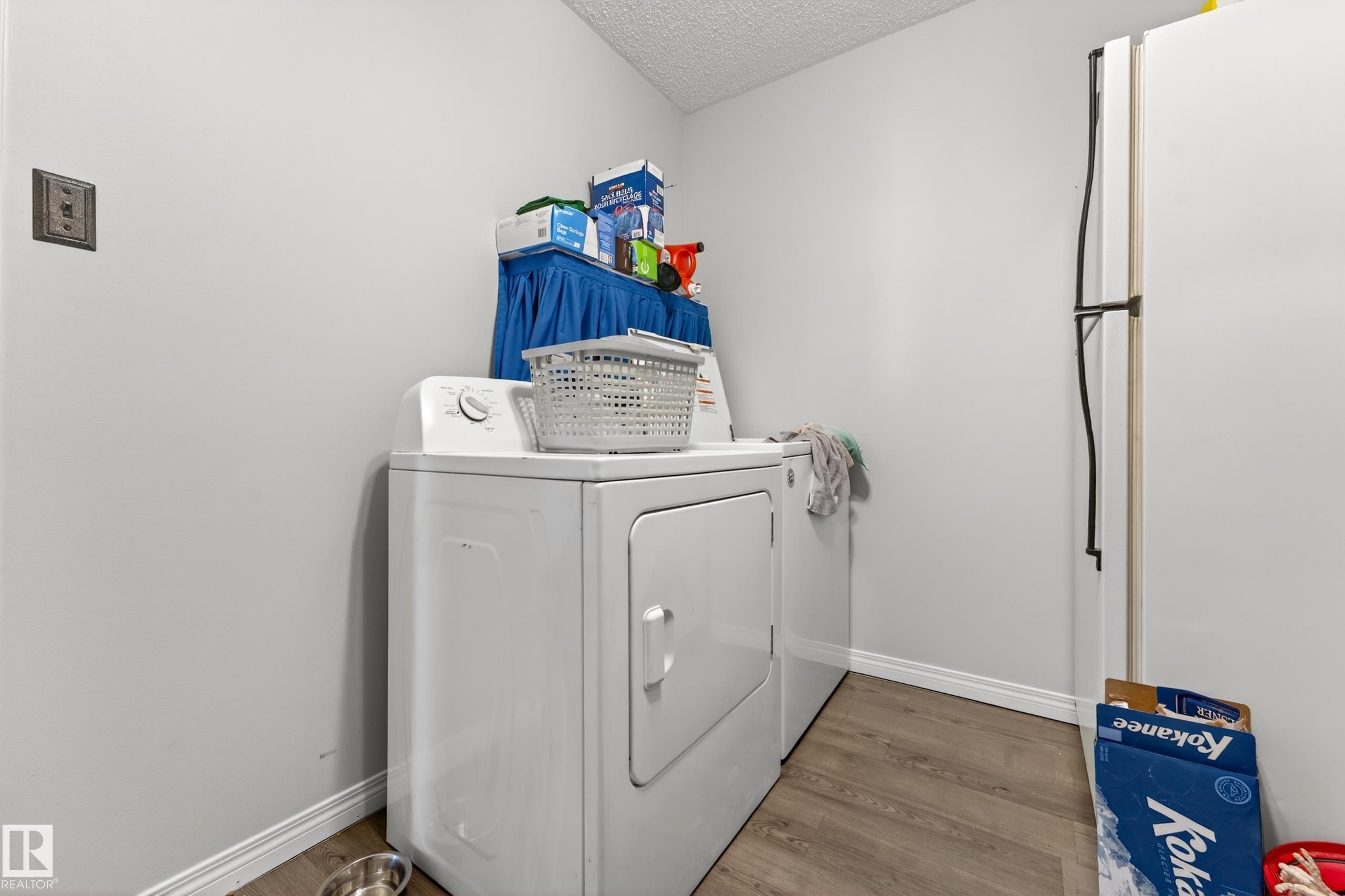 3584 42 Street, Edmonton, AB - Indoor Photo Showing Laundry Room