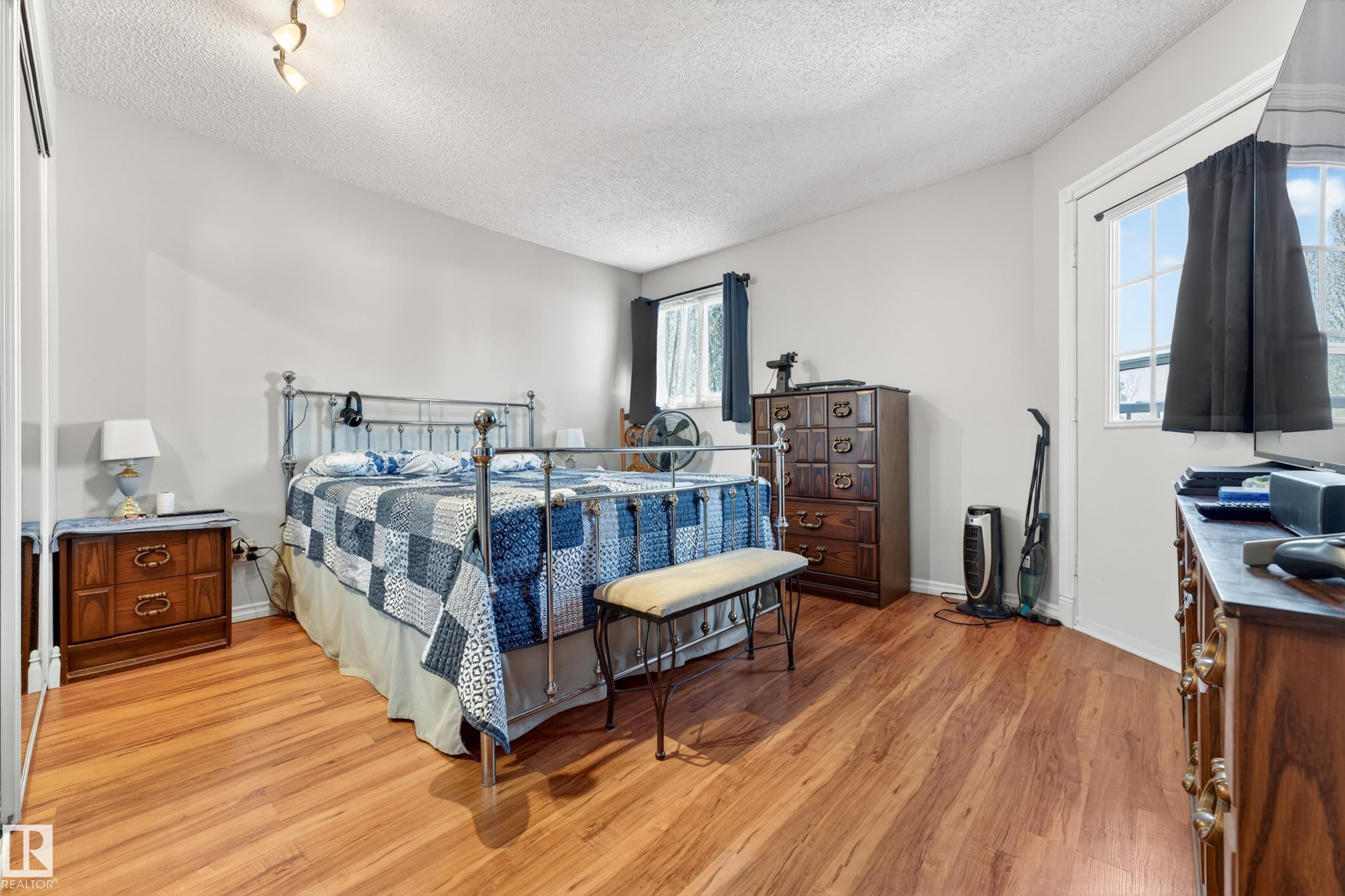 3584 42 Street, Edmonton, AB - Indoor Photo Showing Bedroom
