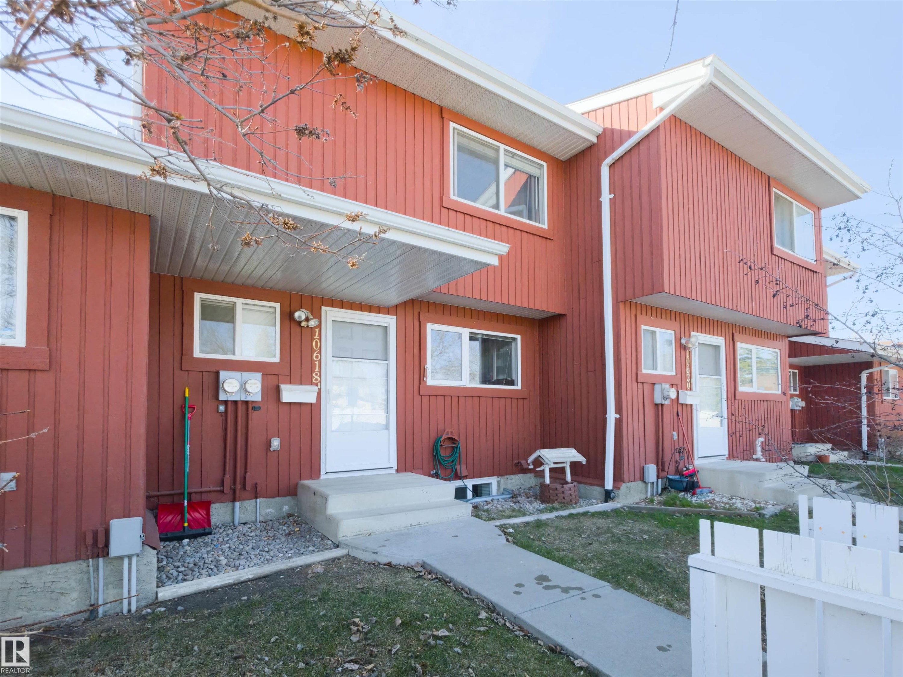 10618 Beaumaris Road, Edmonton, AB - Outdoor With Exterior