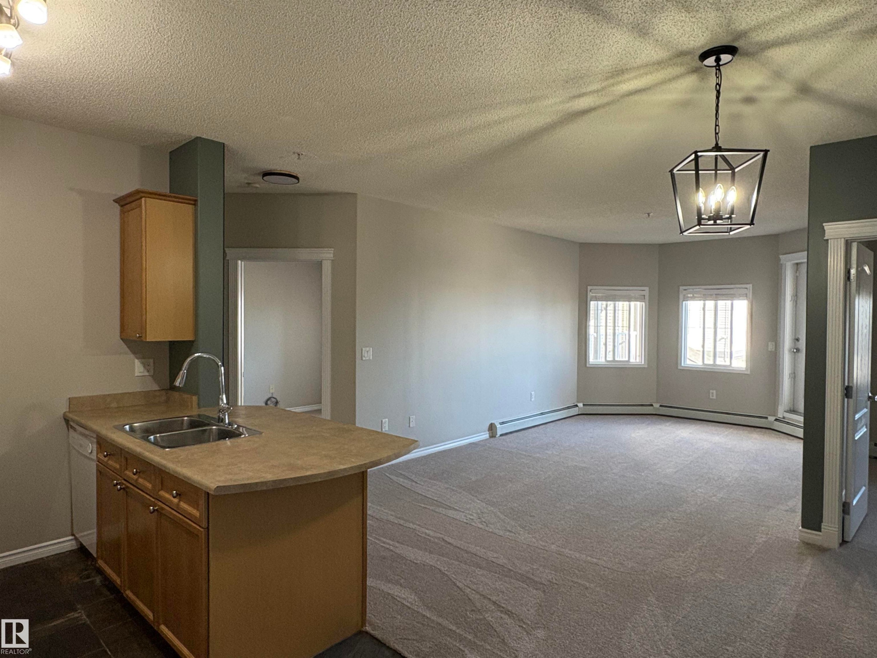 224 16807 100 Avenue, Edmonton, AB - Indoor