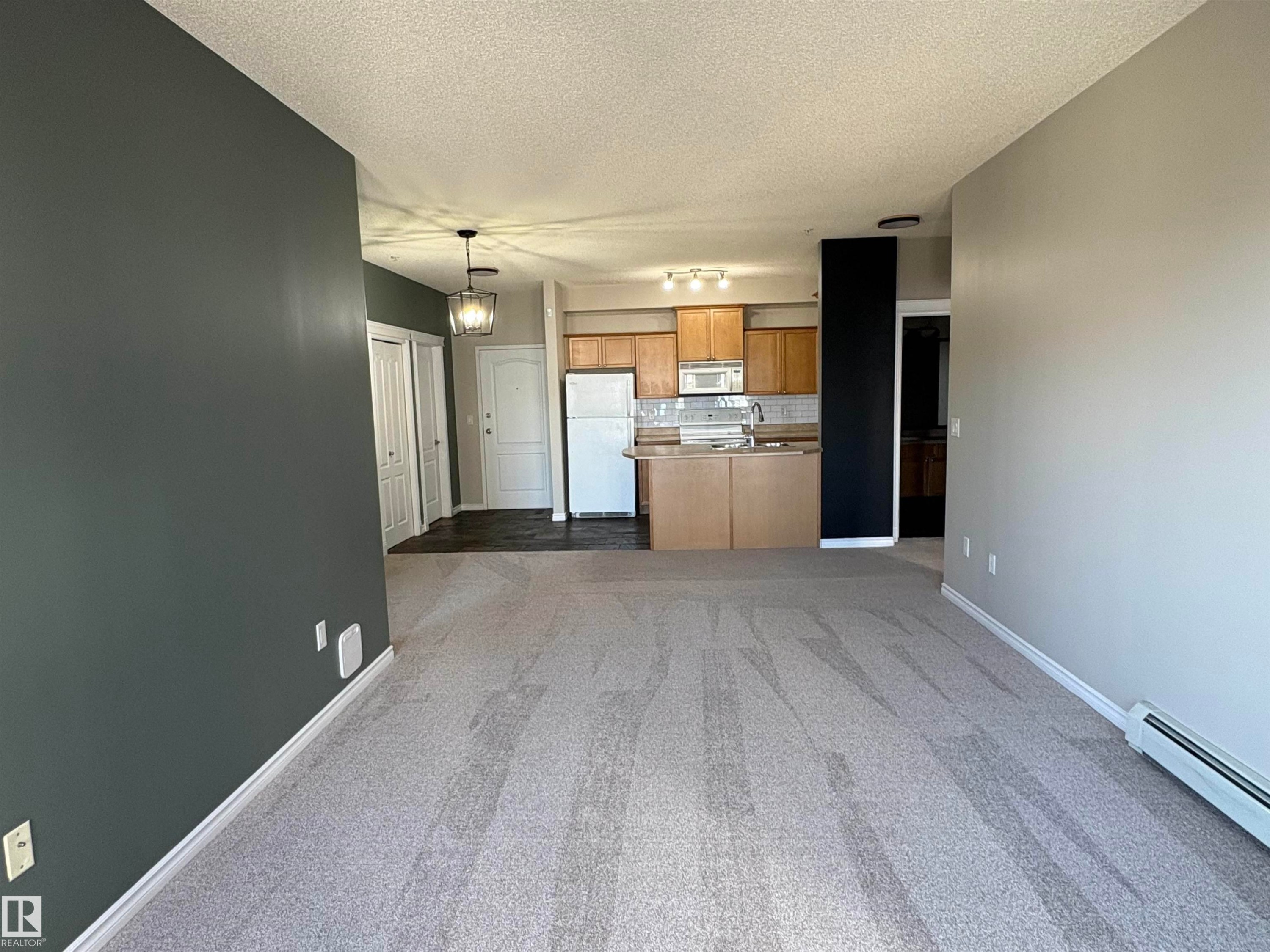 224 16807 100 Avenue, Edmonton, AB - Indoor
