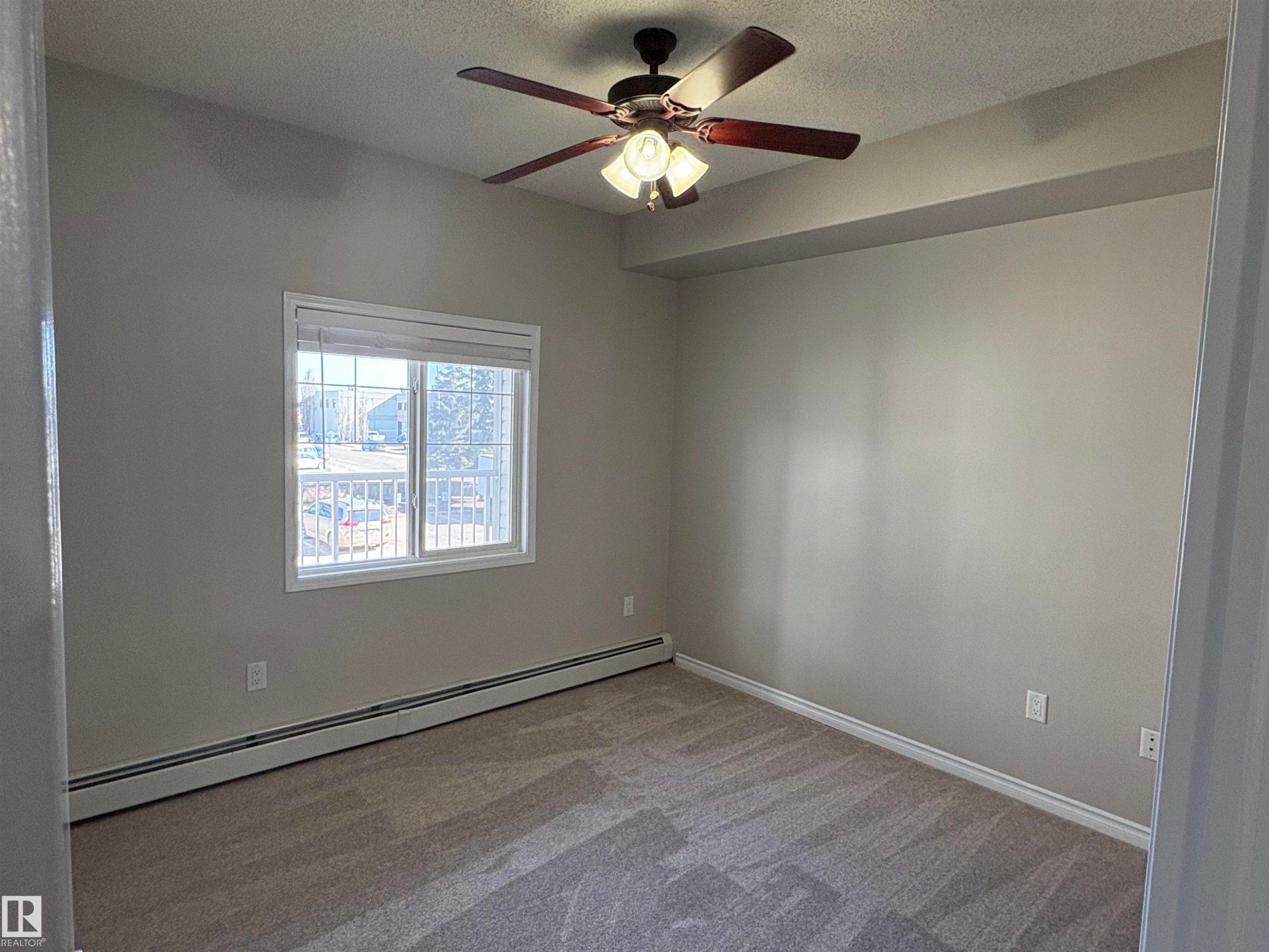 224 16807 100 Avenue, Edmonton, AB - Indoor Photo Showing Other Room