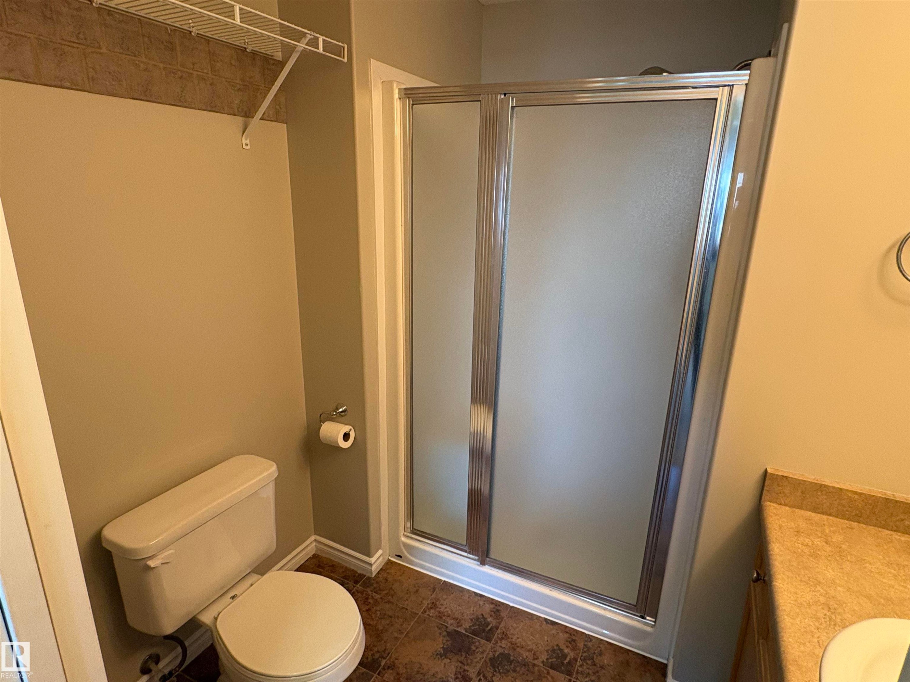 224 16807 100 Avenue, Edmonton, AB - Indoor Photo Showing Bathroom
