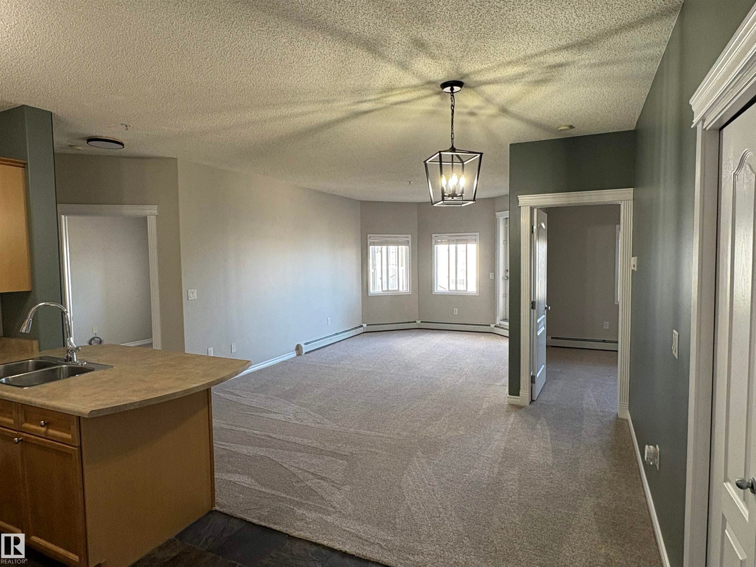 224 16807 100 Avenue, Edmonton, AB - Indoor
