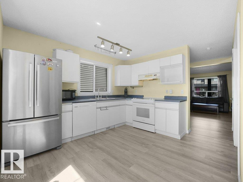 4519 149 Avenue, Edmonton, AB - Indoor Photo Showing Kitchen