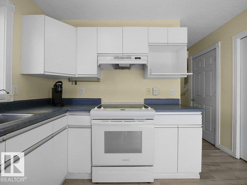 4519 149 Avenue, Edmonton, AB - Indoor Photo Showing Kitchen