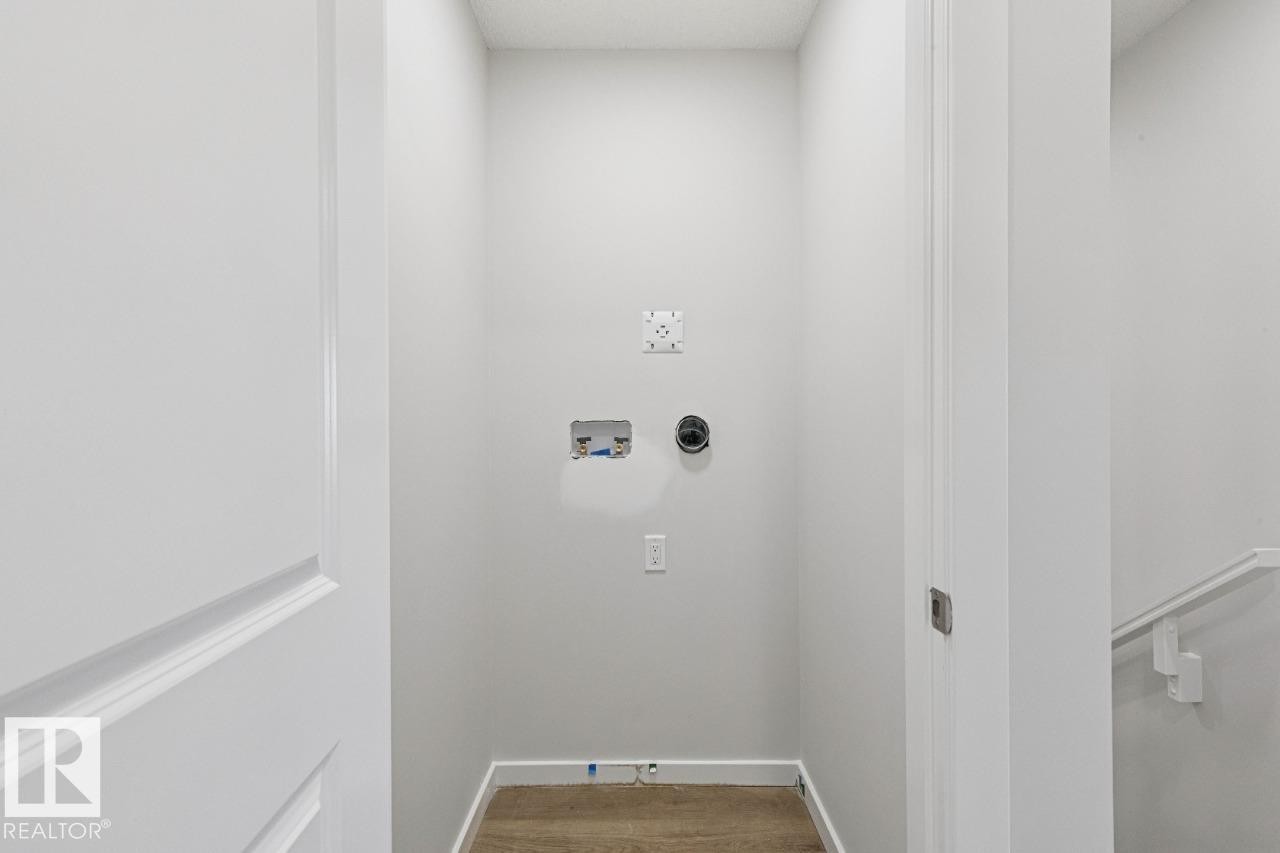 305 Edgemont Drive, Edmonton, AB - Indoor Photo Showing Other Room