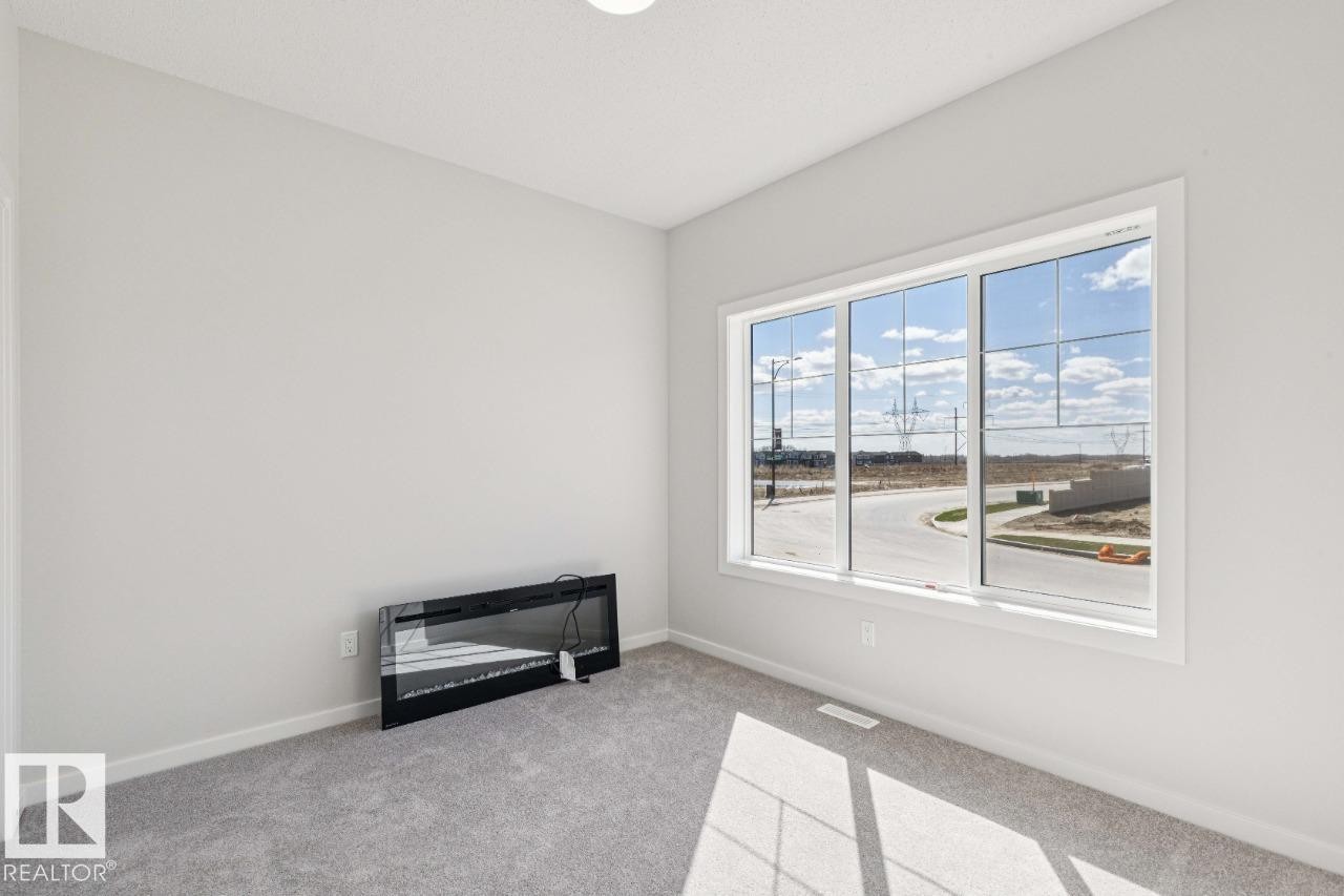 305 Edgemont Drive, Edmonton, AB - Indoor Photo Showing Other Room
