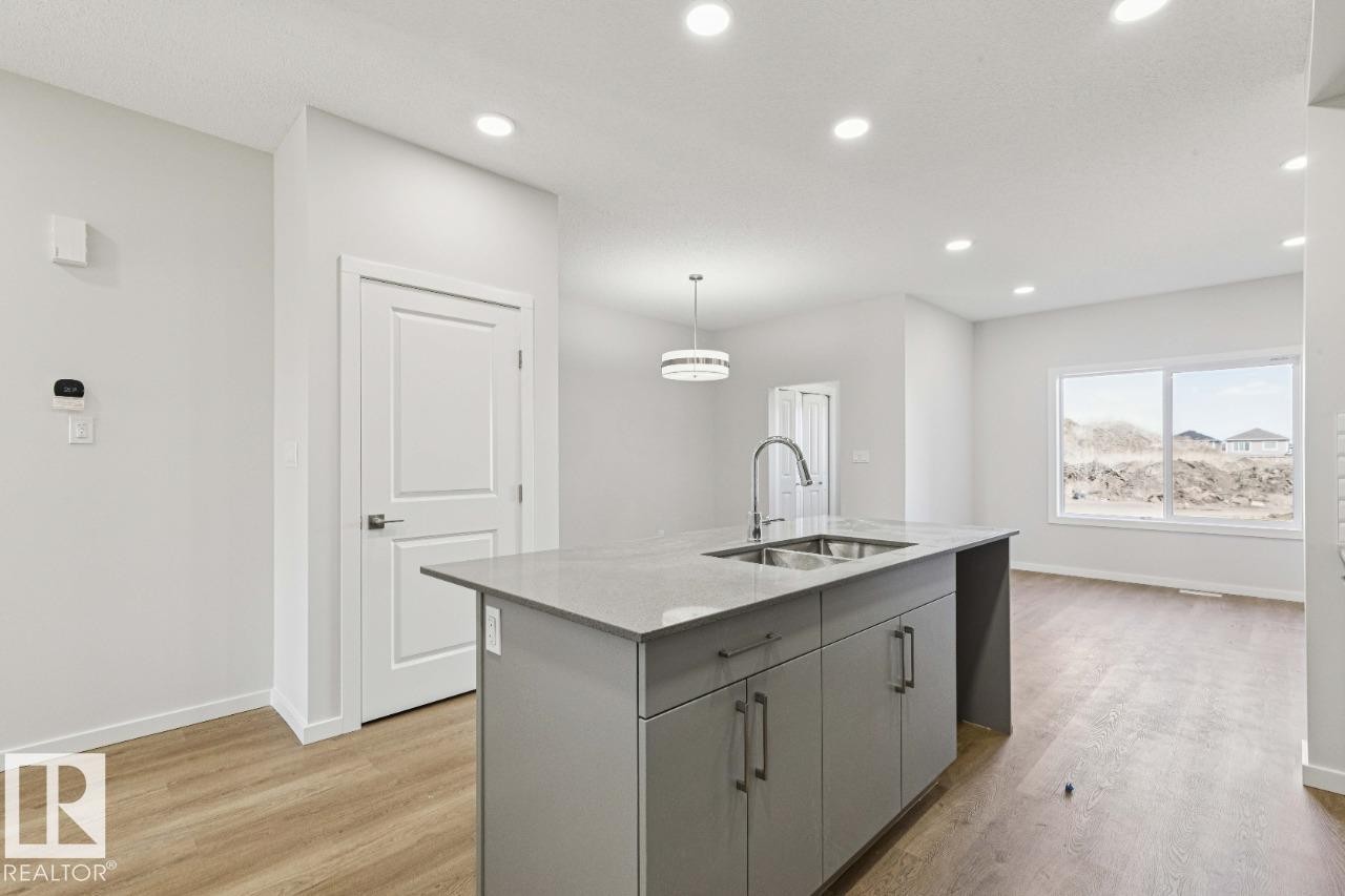 305 Edgemont Drive, Edmonton, AB - Indoor Photo Showing Kitchen With Double Sink