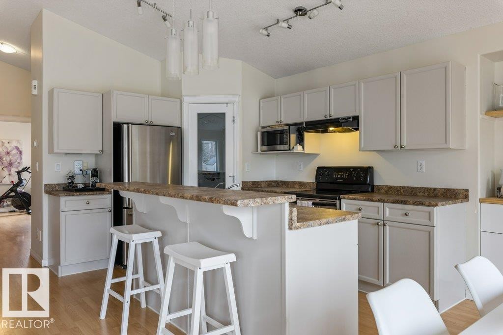 94 Eastgate Way, St. Albert, AB - Indoor Photo Showing Kitchen