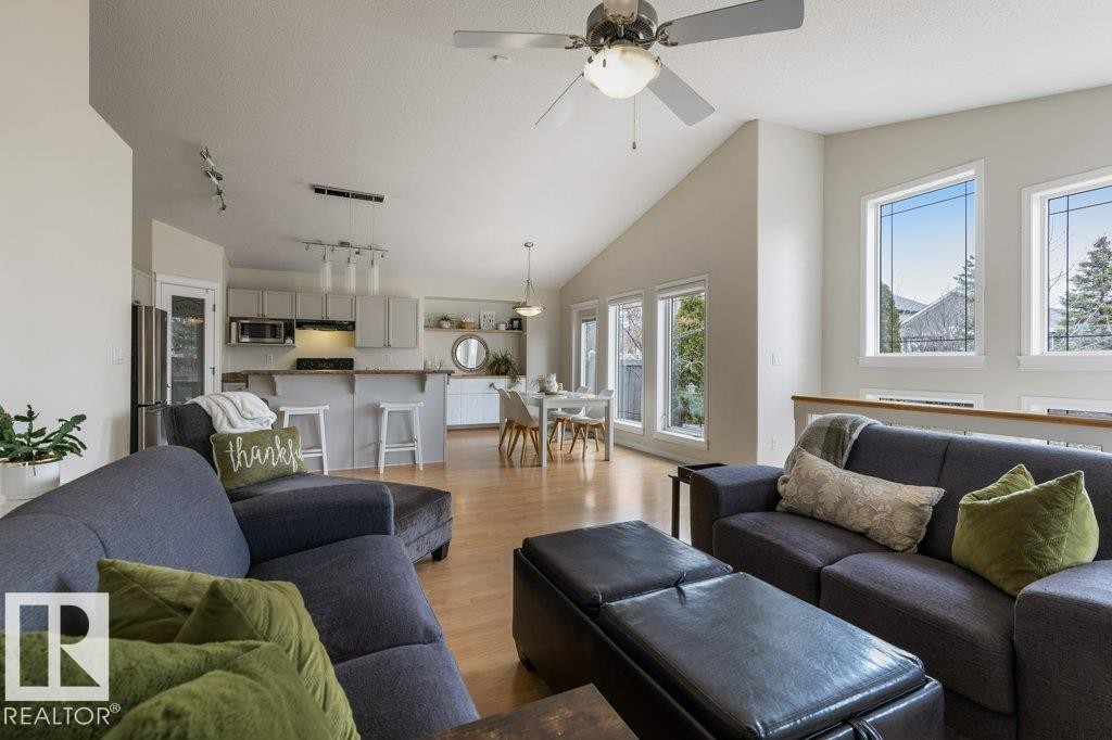94 Eastgate Way, St. Albert, AB - Indoor Photo Showing Living Room