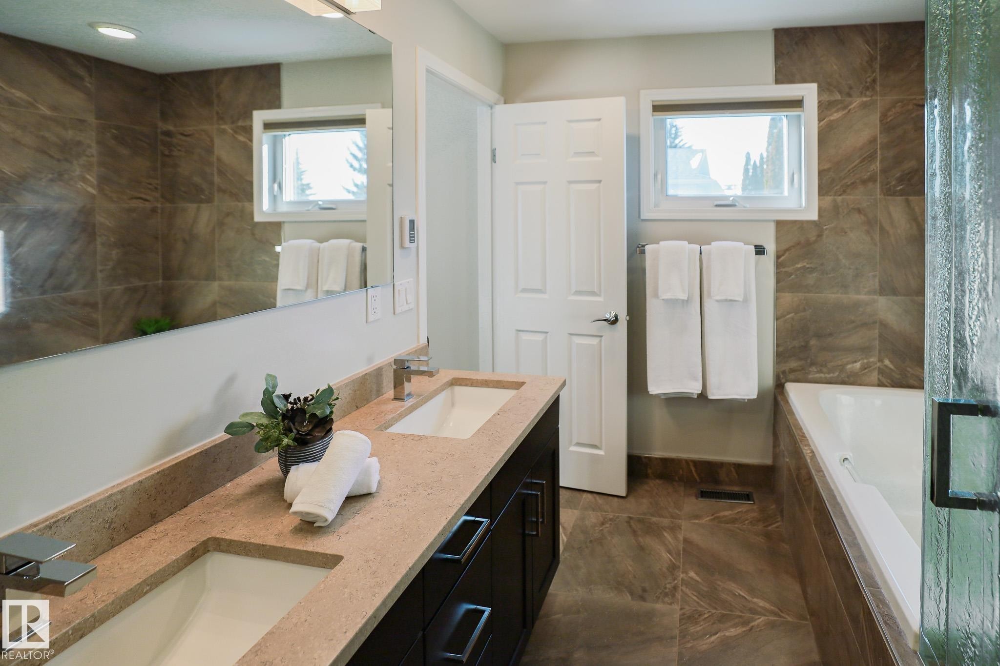 15155 Ramsay Crescent, Edmonton, AB - Indoor Photo Showing Bathroom