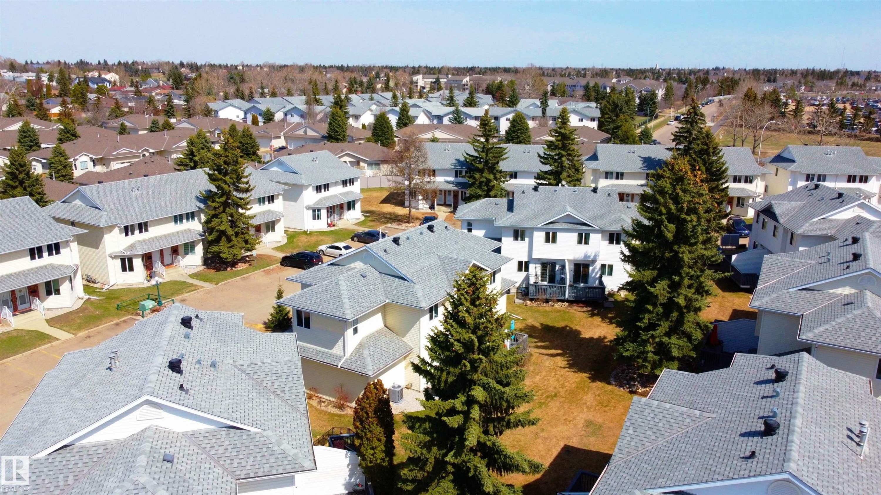 Image quality insufficient for description - #63 1033 Youville Dr W Nw, Edmonton, AB - Outdoor