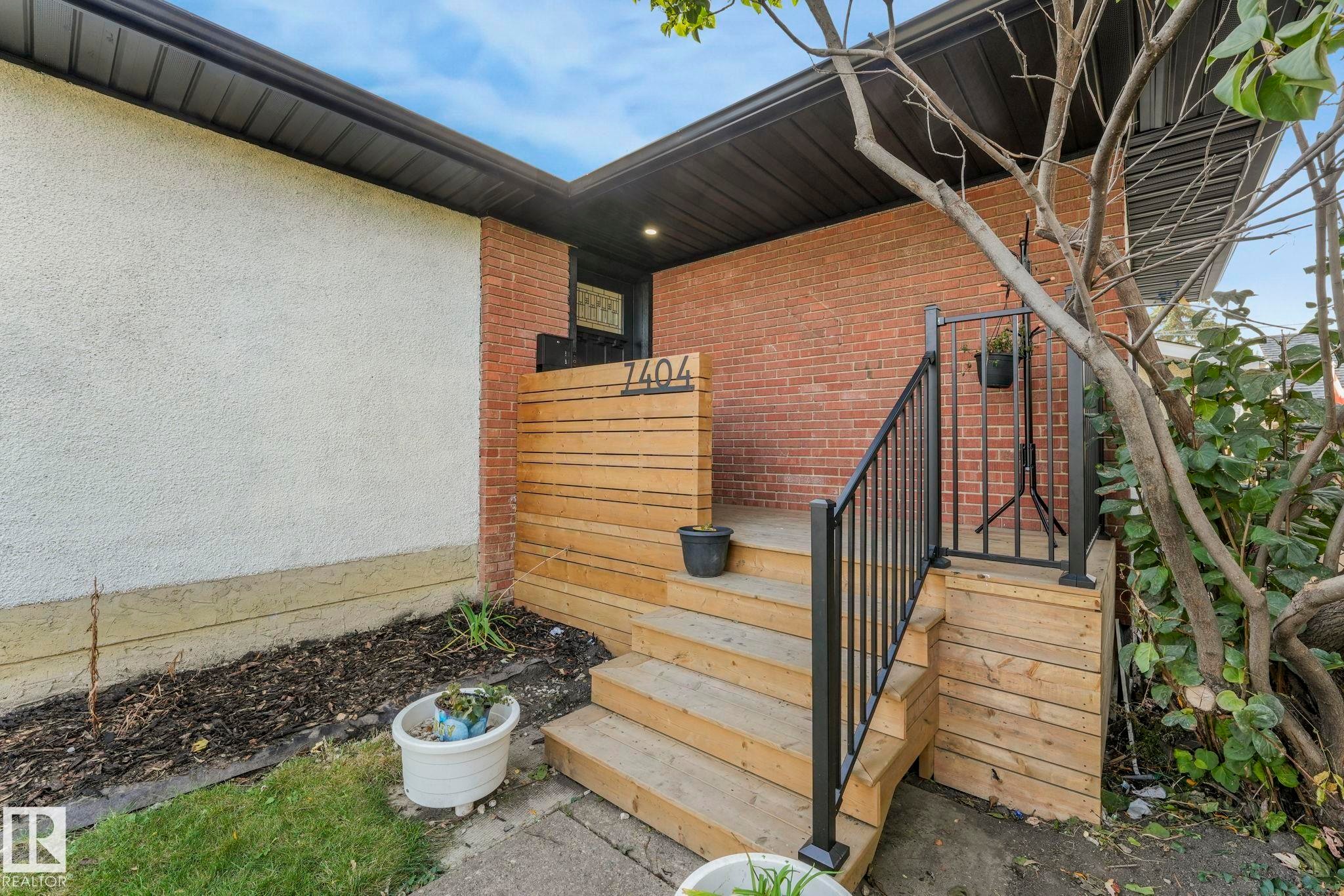 7404 82 Street, Edmonton, AB - Outdoor With Exterior