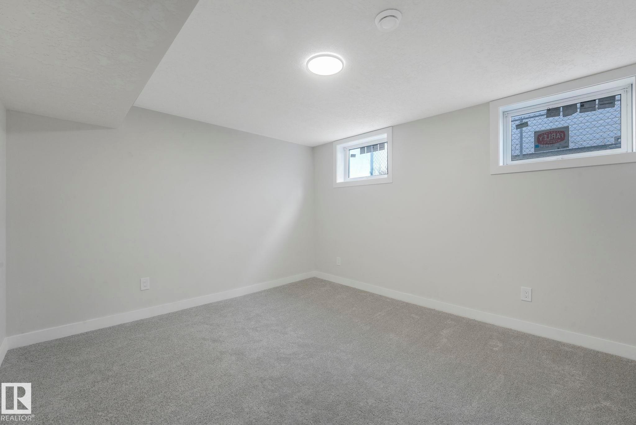 7404 82 Street, Edmonton, AB - Indoor Photo Showing Other Room