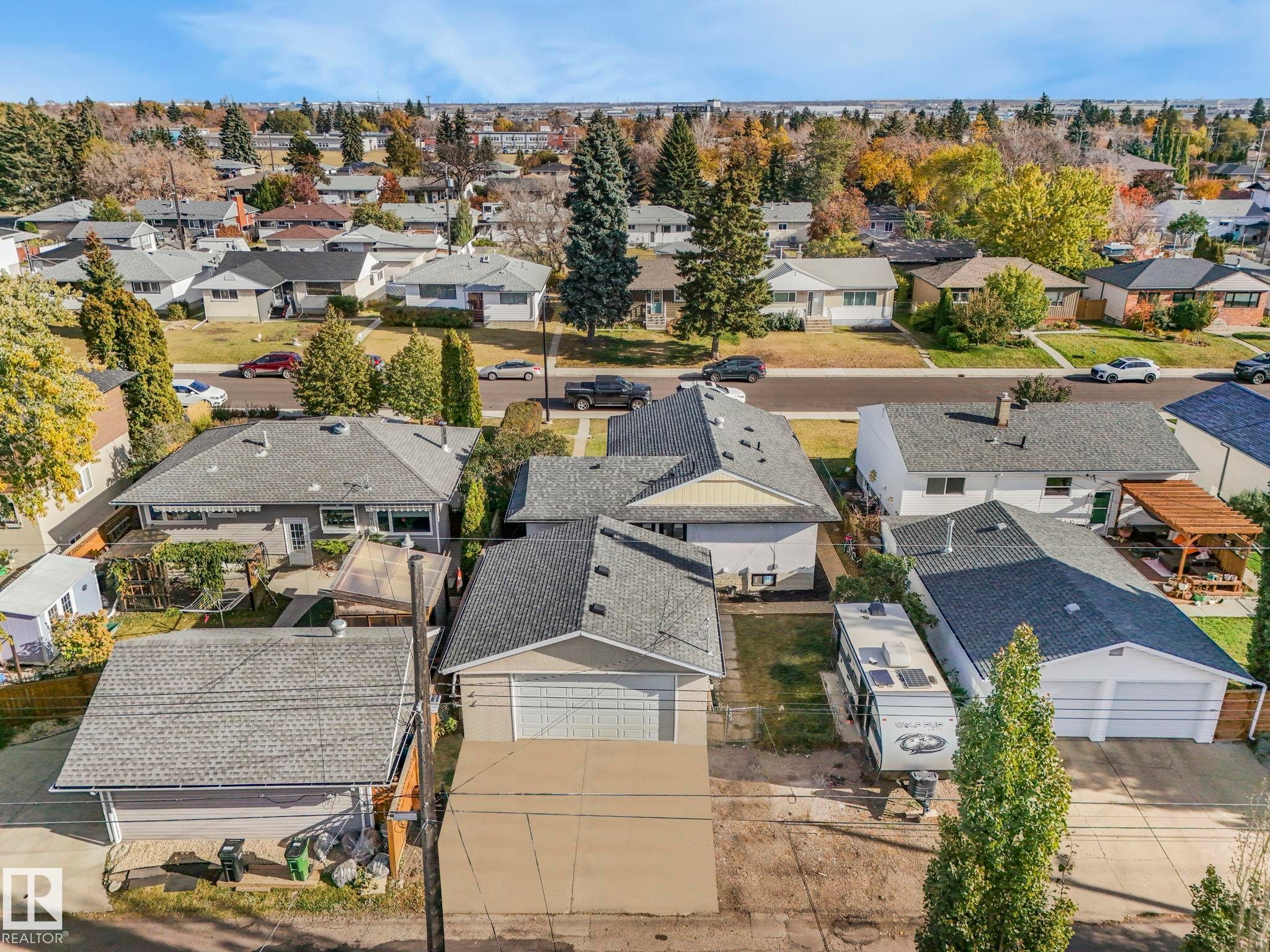 7404 82 Street, Edmonton, AB - Outdoor With View