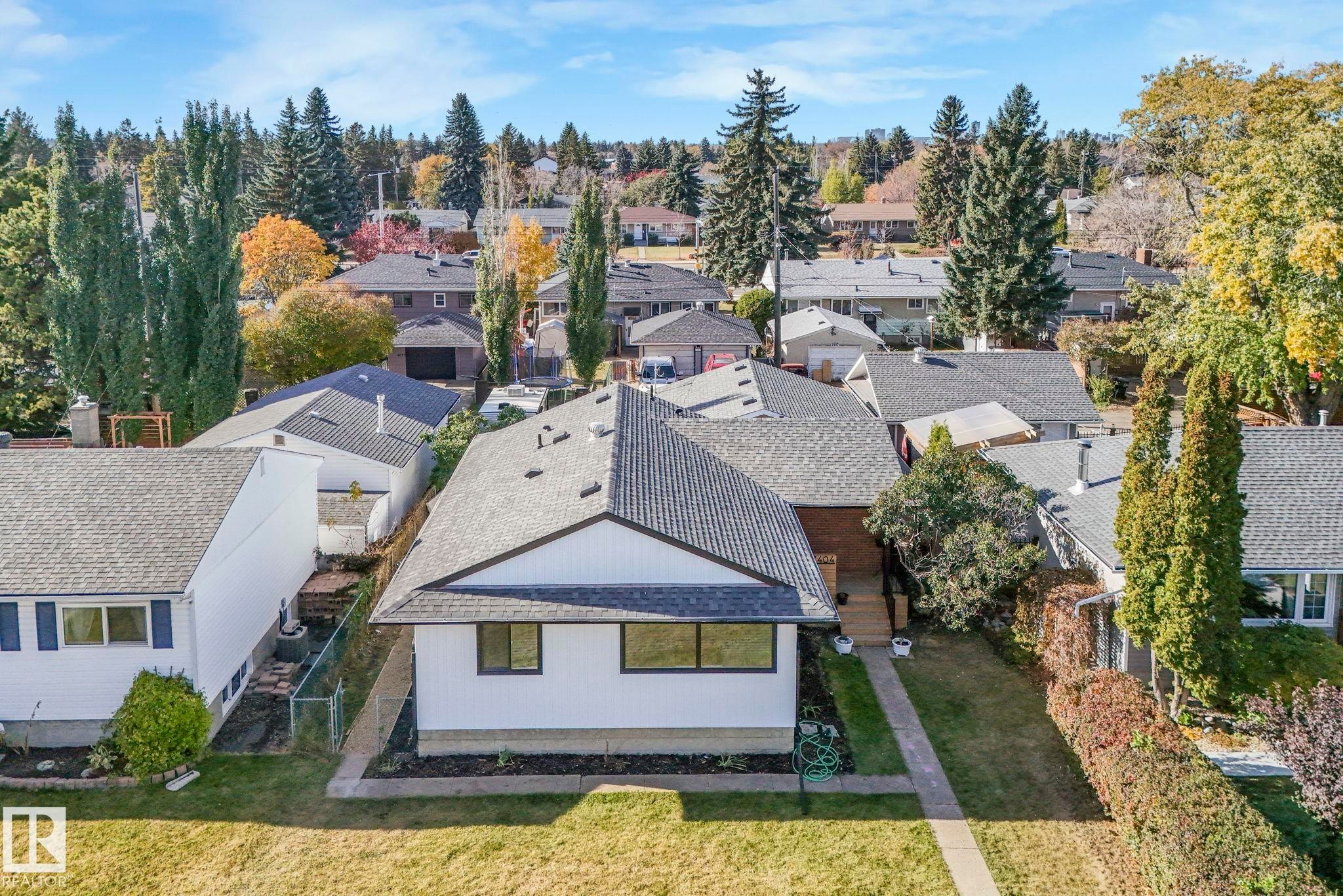 7404 82 Street, Edmonton, AB - Outdoor