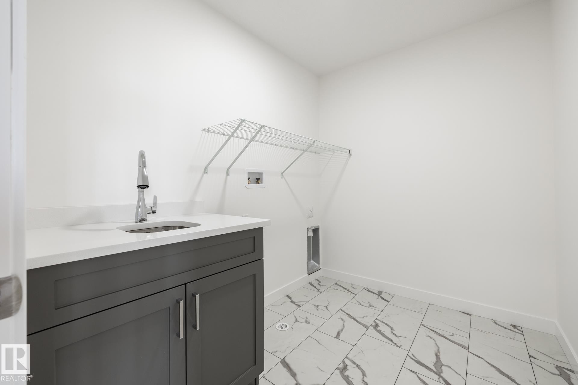 20837 15A Avenue Nw, Edmonton, AB - Indoor