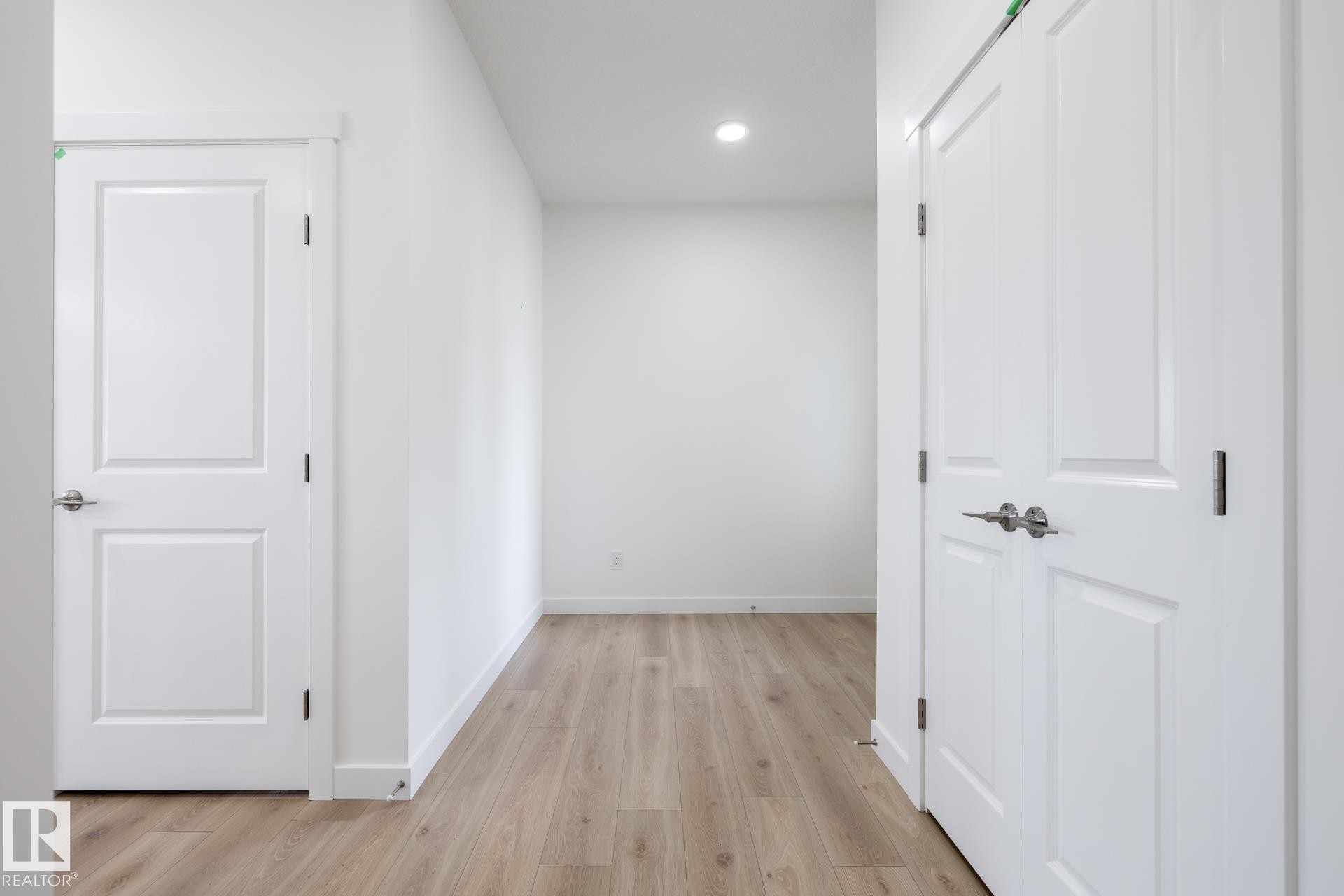20837 15A Avenue Nw, Edmonton, AB - Indoor Photo Showing Other Room