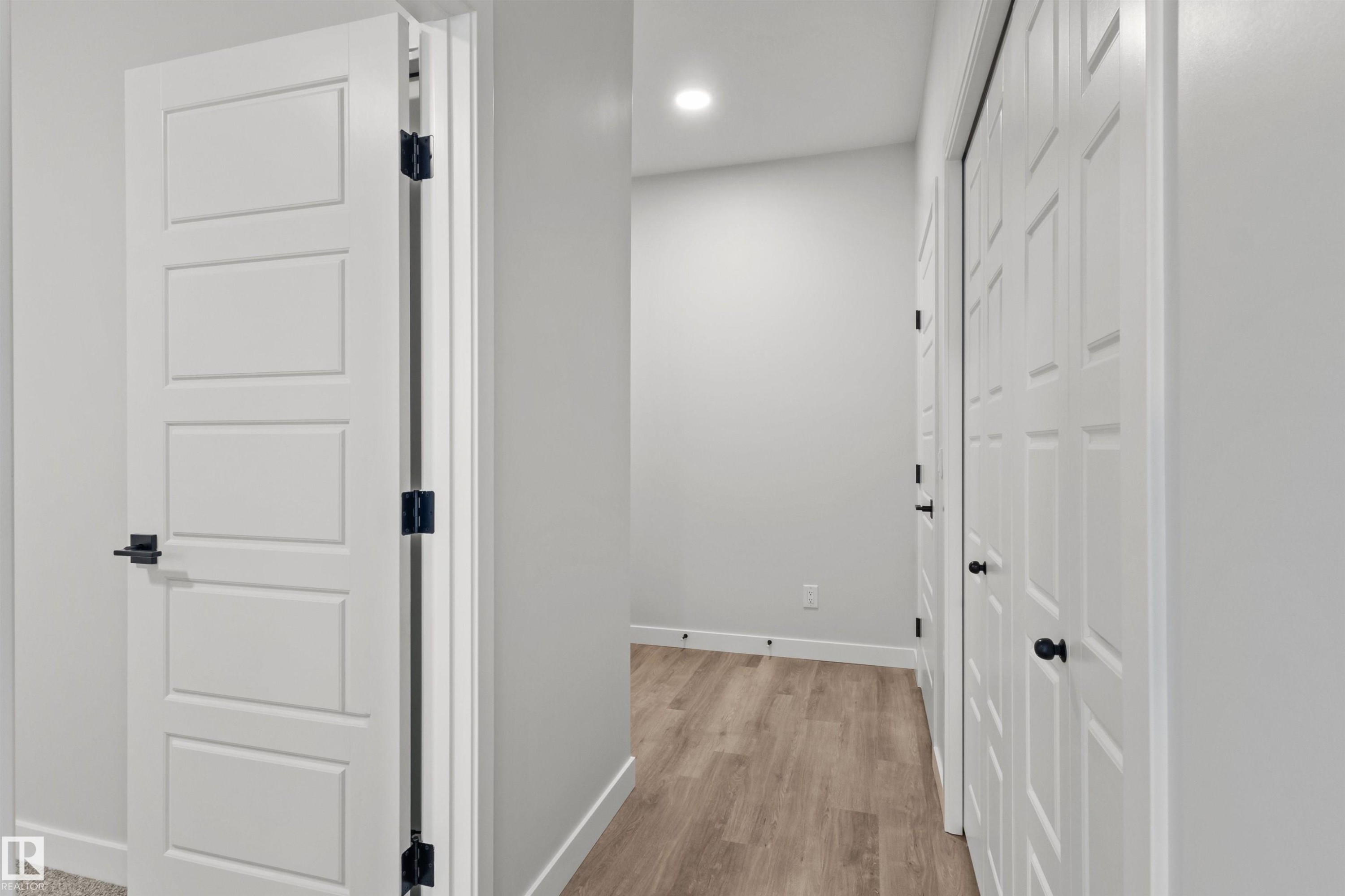 287 Paterson Link, Edmonton, AB - Indoor Photo Showing Other Room