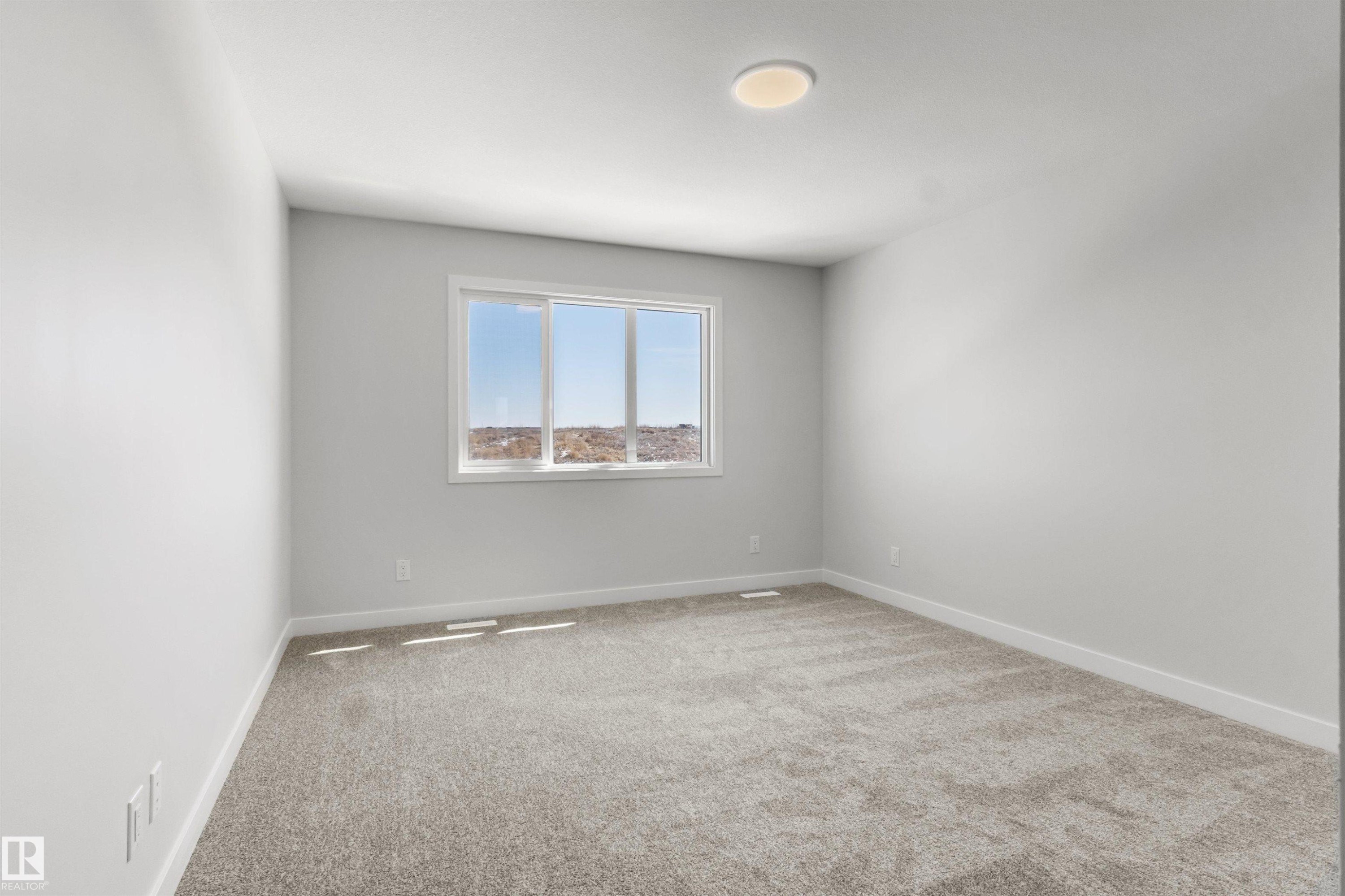 287 Paterson Link, Edmonton, AB - Indoor Photo Showing Other Room
