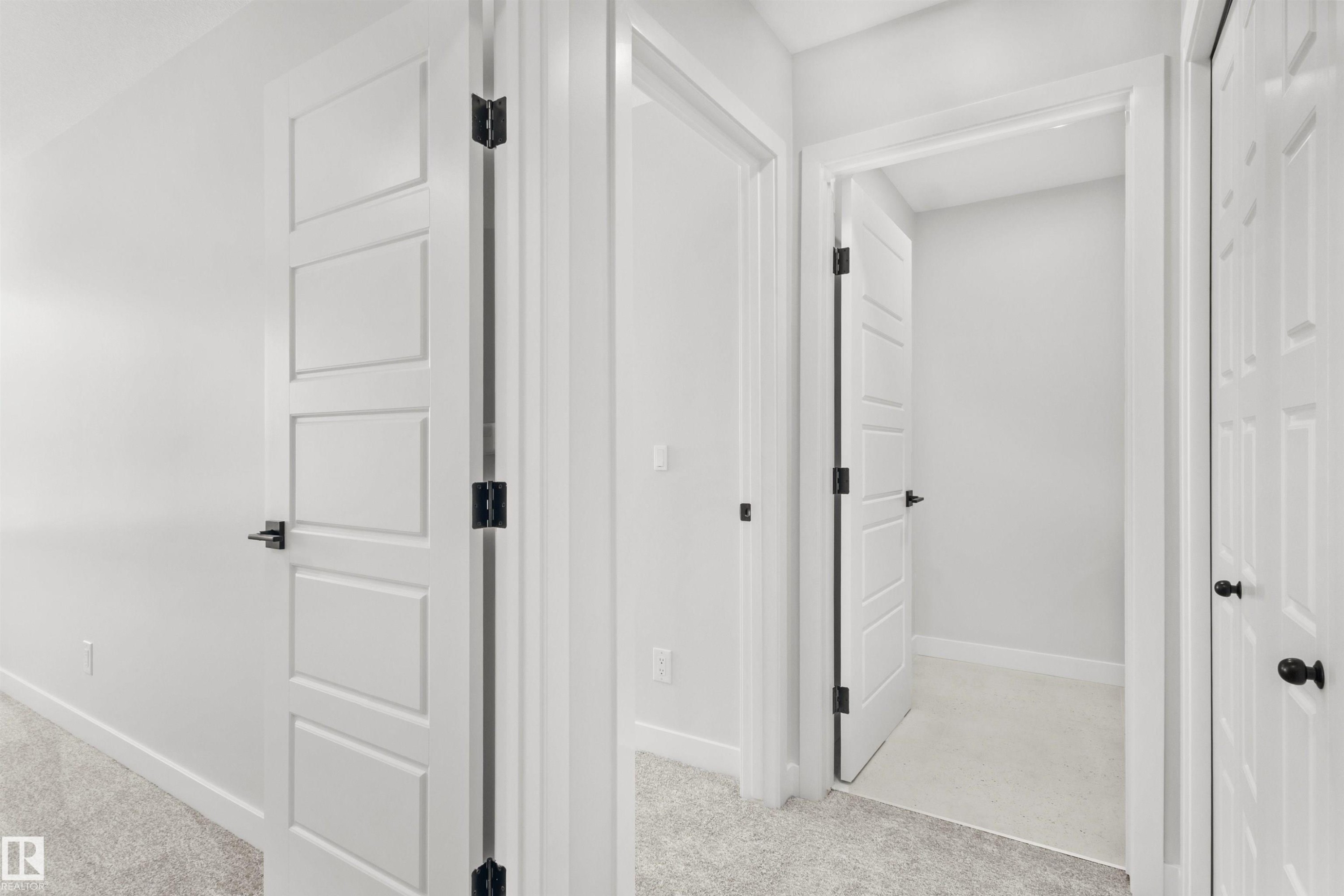 287 Paterson Link, Edmonton, AB - Indoor Photo Showing Other Room