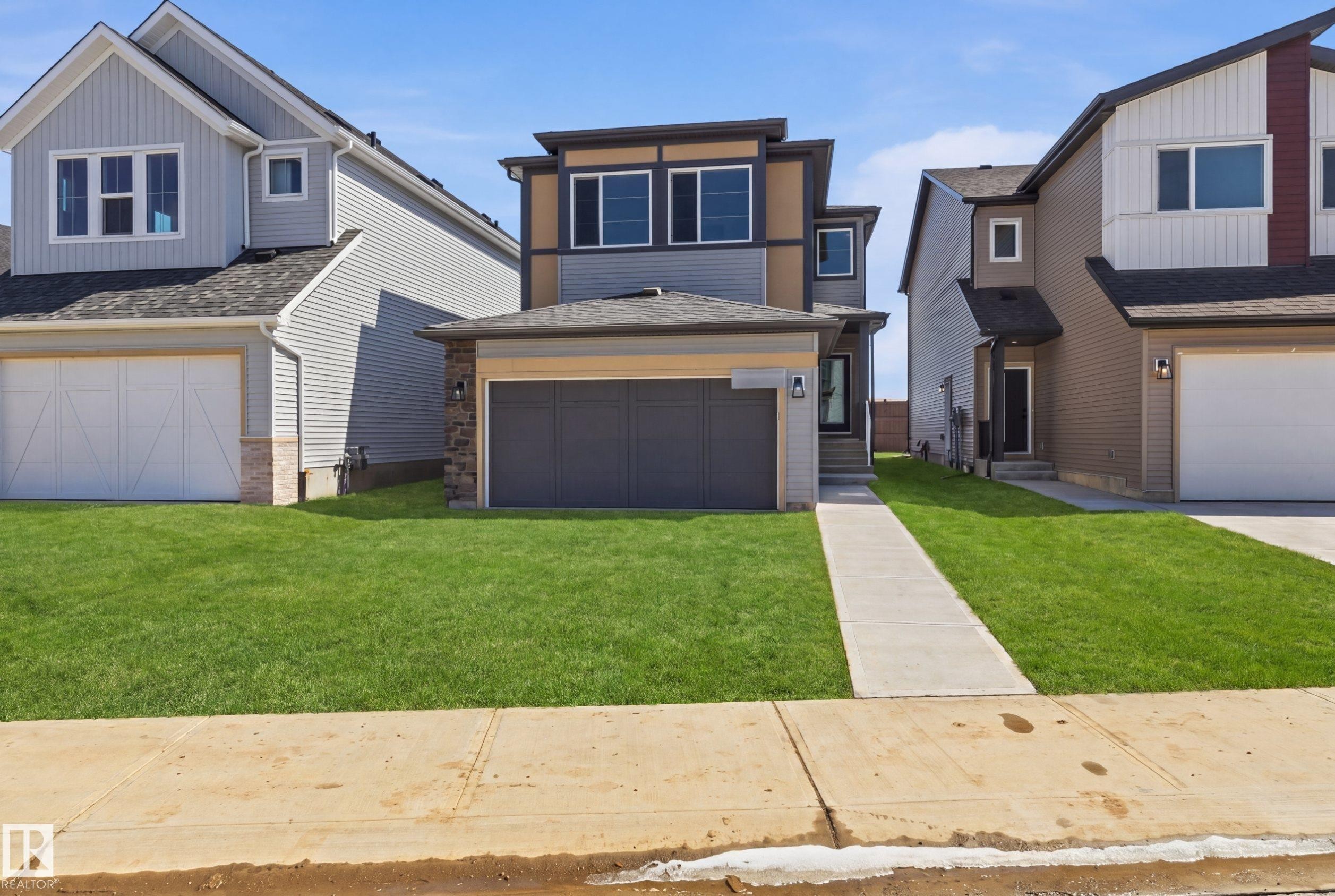 287 Paterson Link, Edmonton, AB - Outdoor With Facade